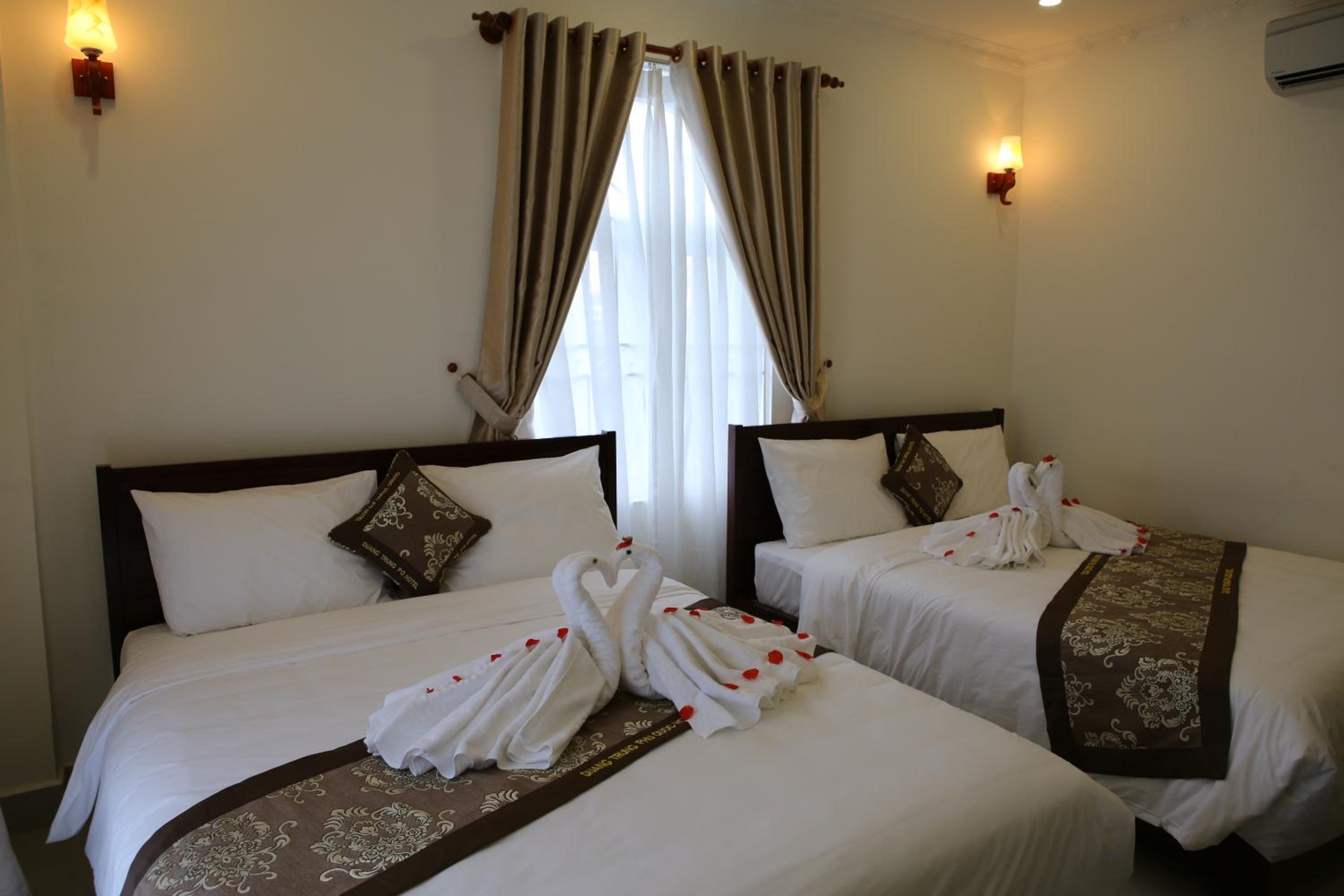 Double or Twin Room with Balcony - Photo 3