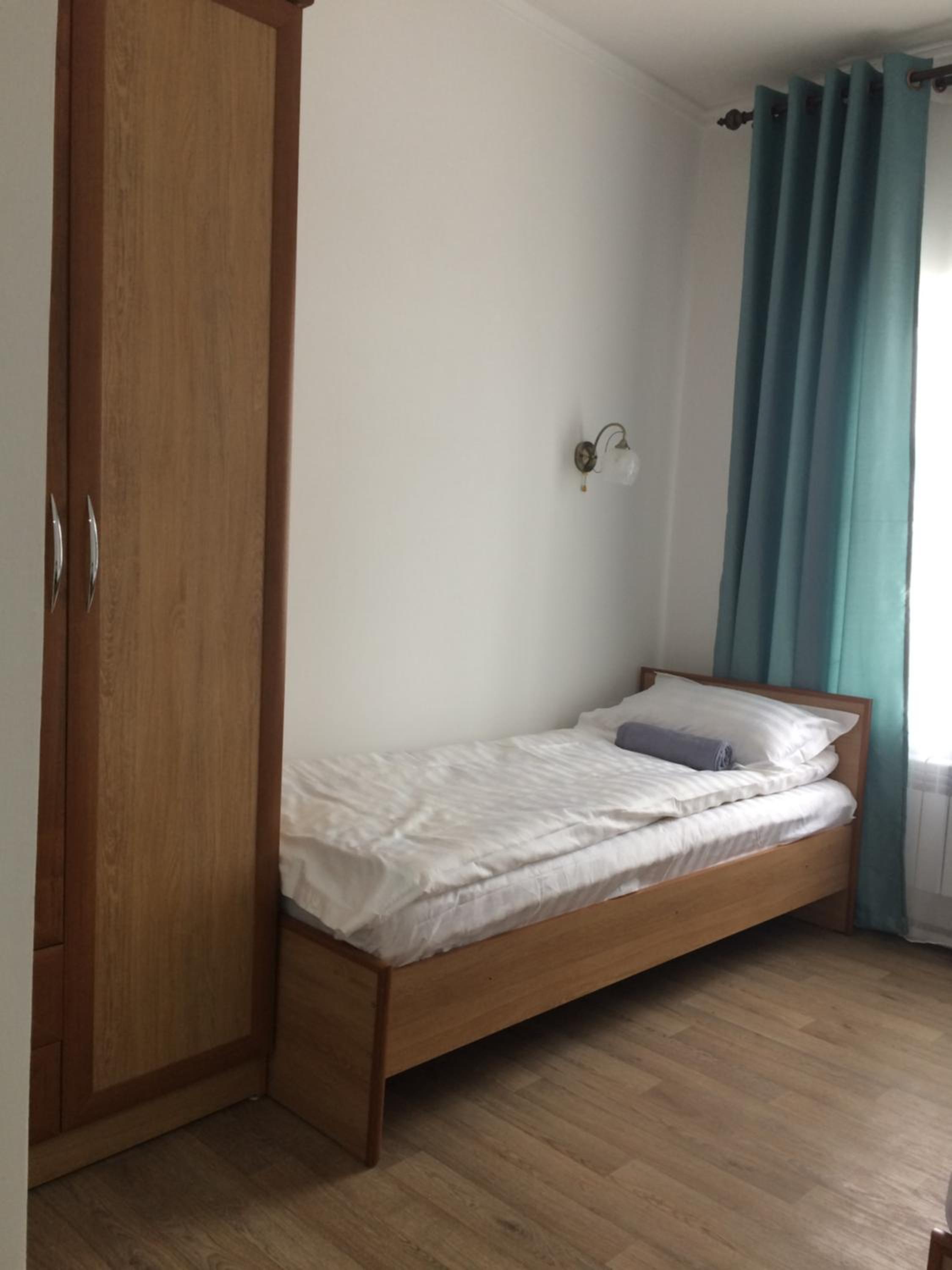 Standard Twin Room with Shared Bathroom photo 3