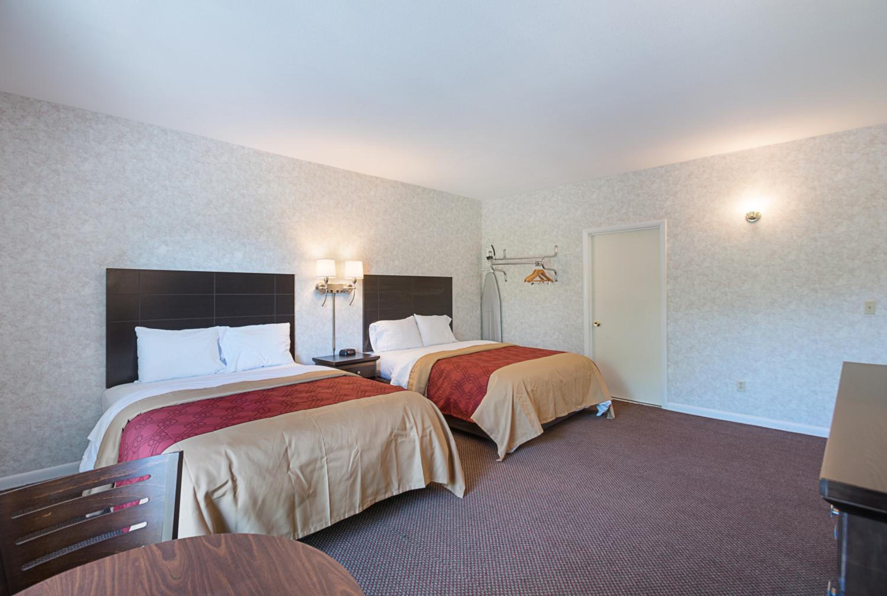 Double Room with Two Double Beds - Non-Smoking - Photo 4