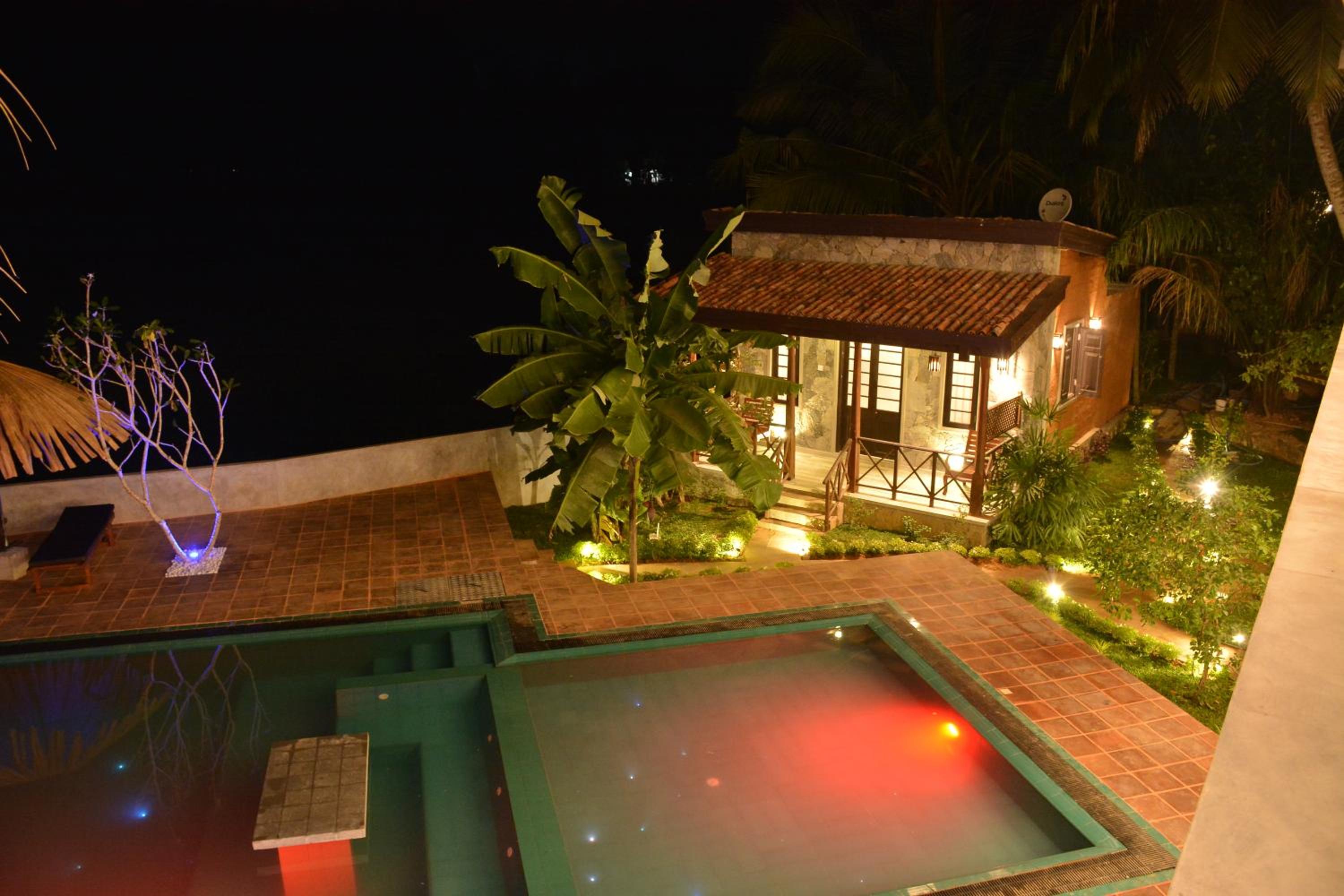 Superior Villa with pool view