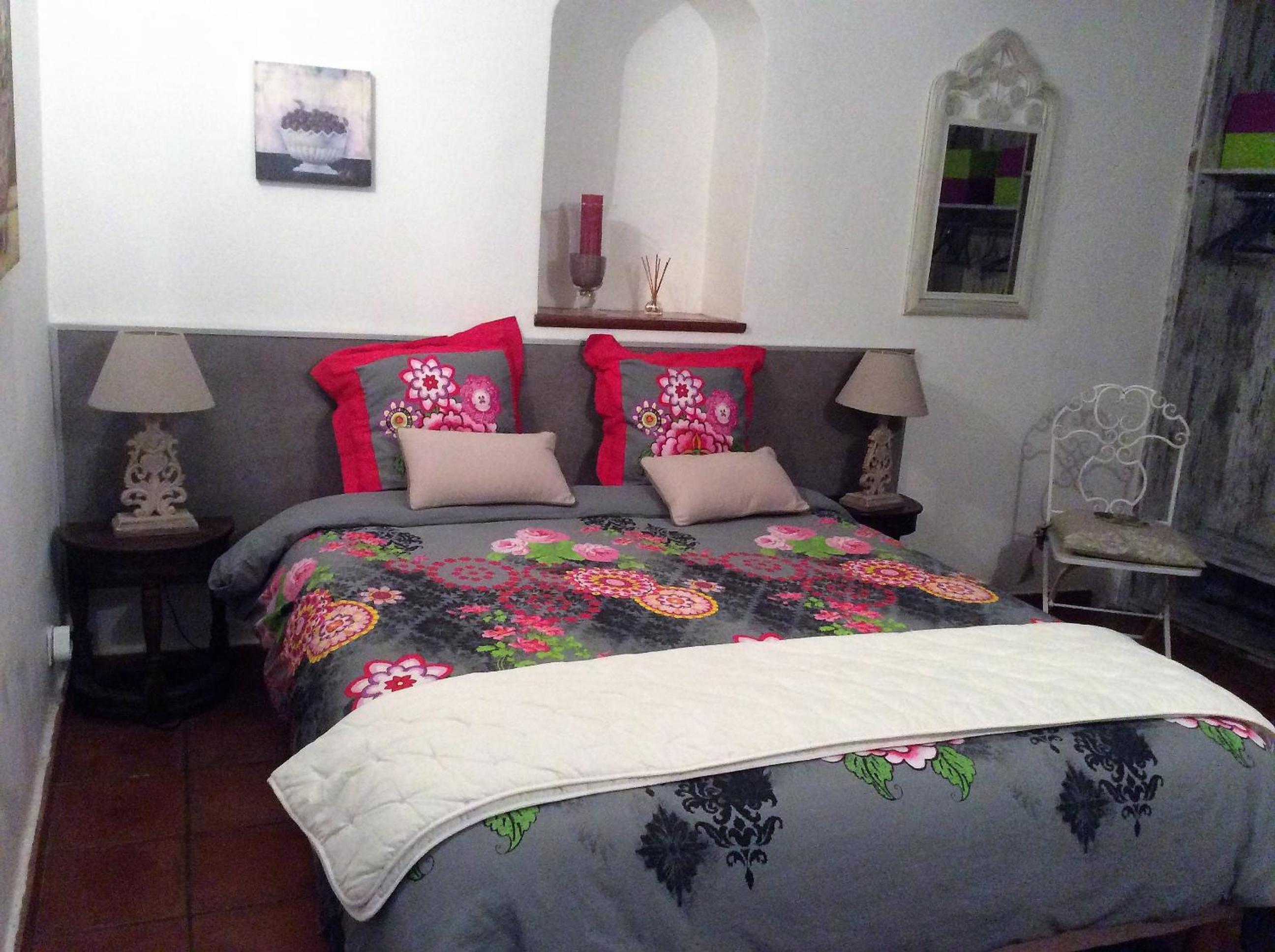 Double Room with Bath - Photo 8