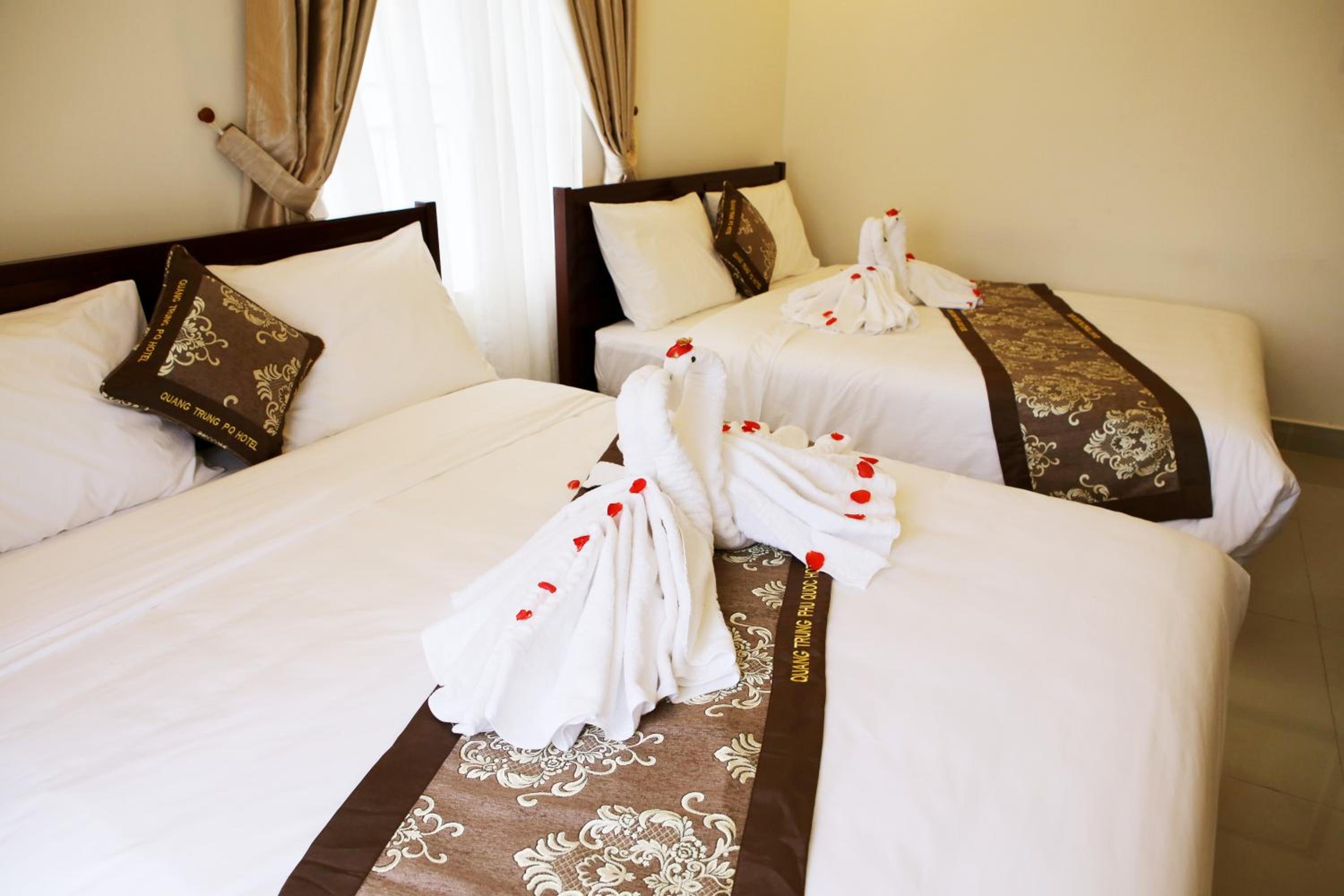 Double or Twin Room with Balcony - Photo 2
