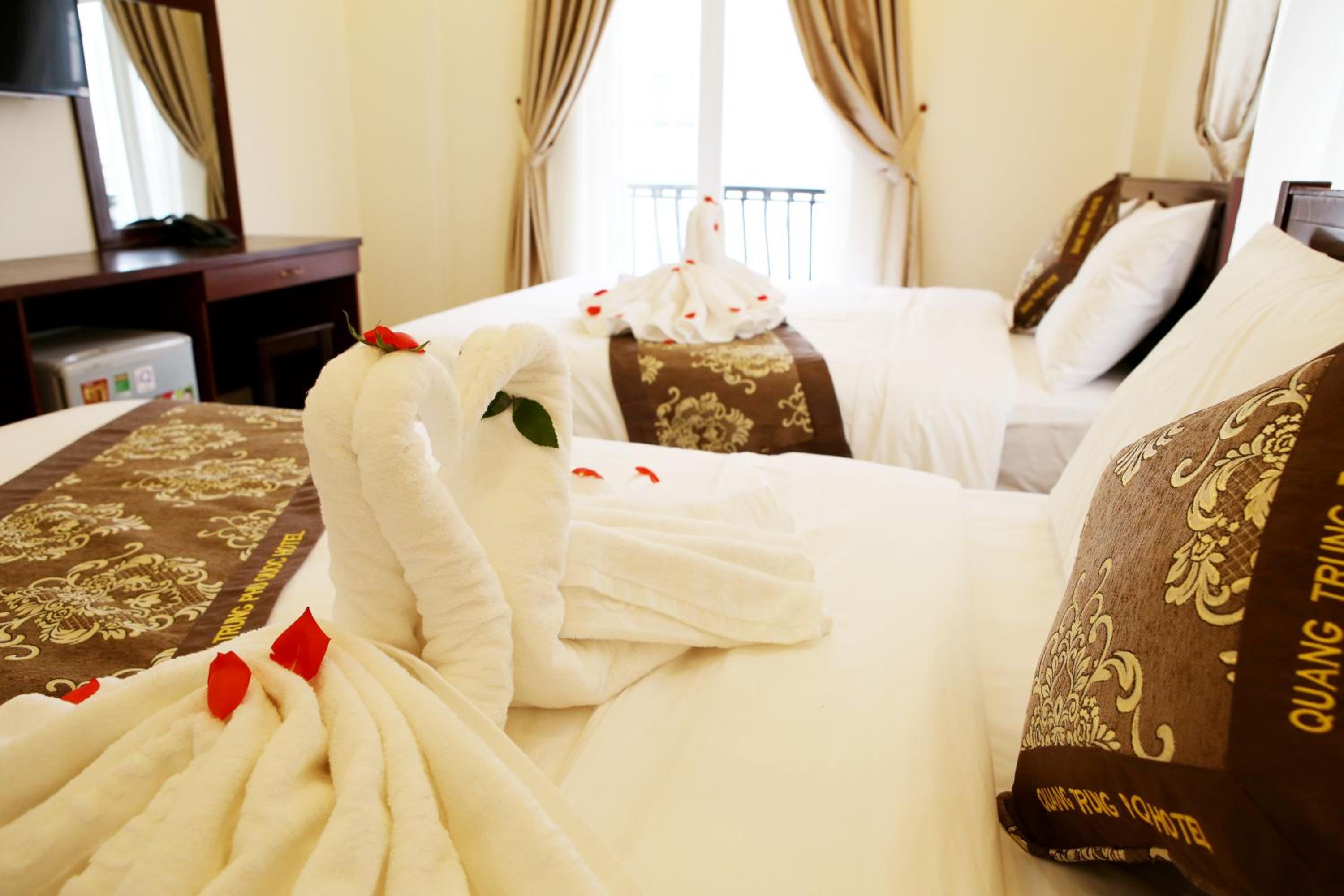 Double or Twin Room with Balcony - Photo 10