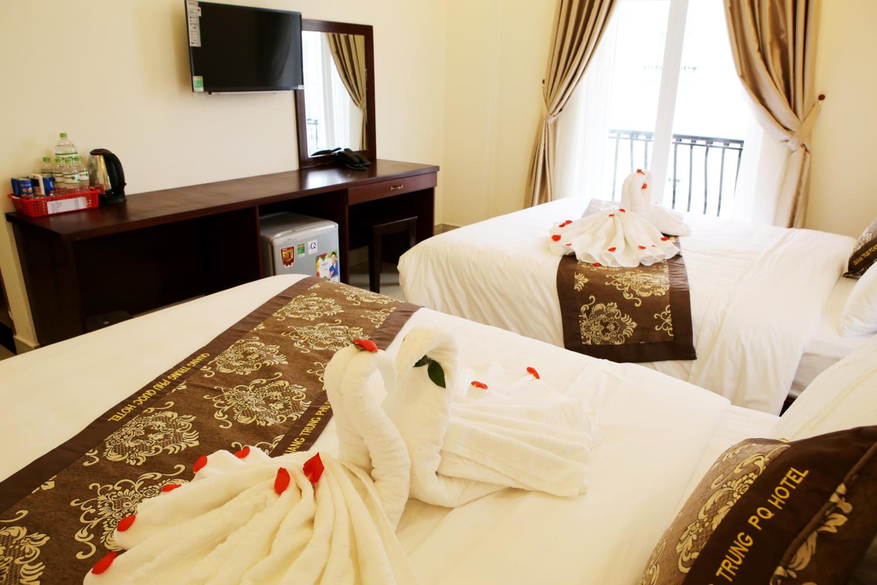Double or Twin Room with Balcony - Photo 9