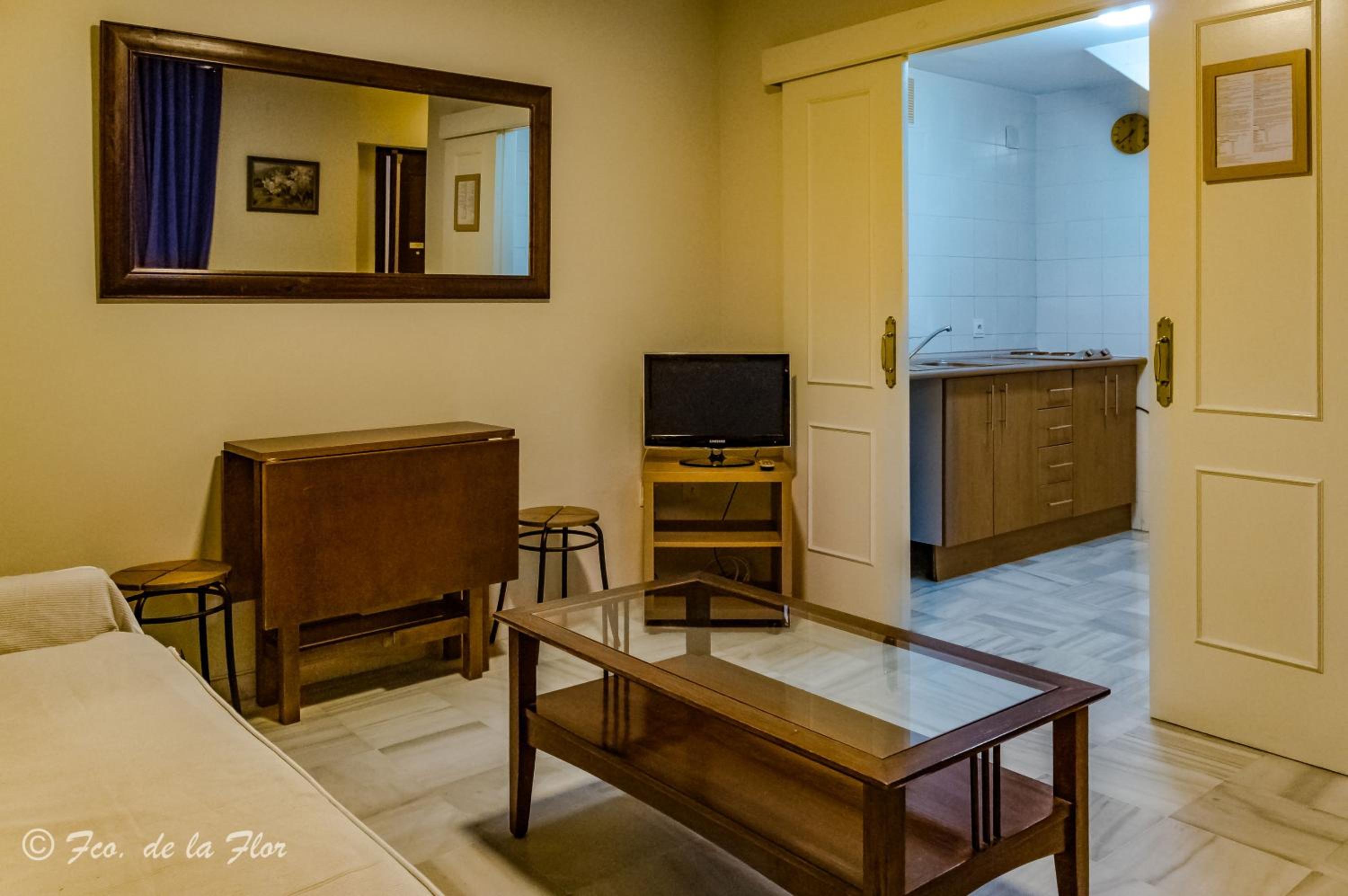 Two-Bedroom Duplex Apartment - Photo 5