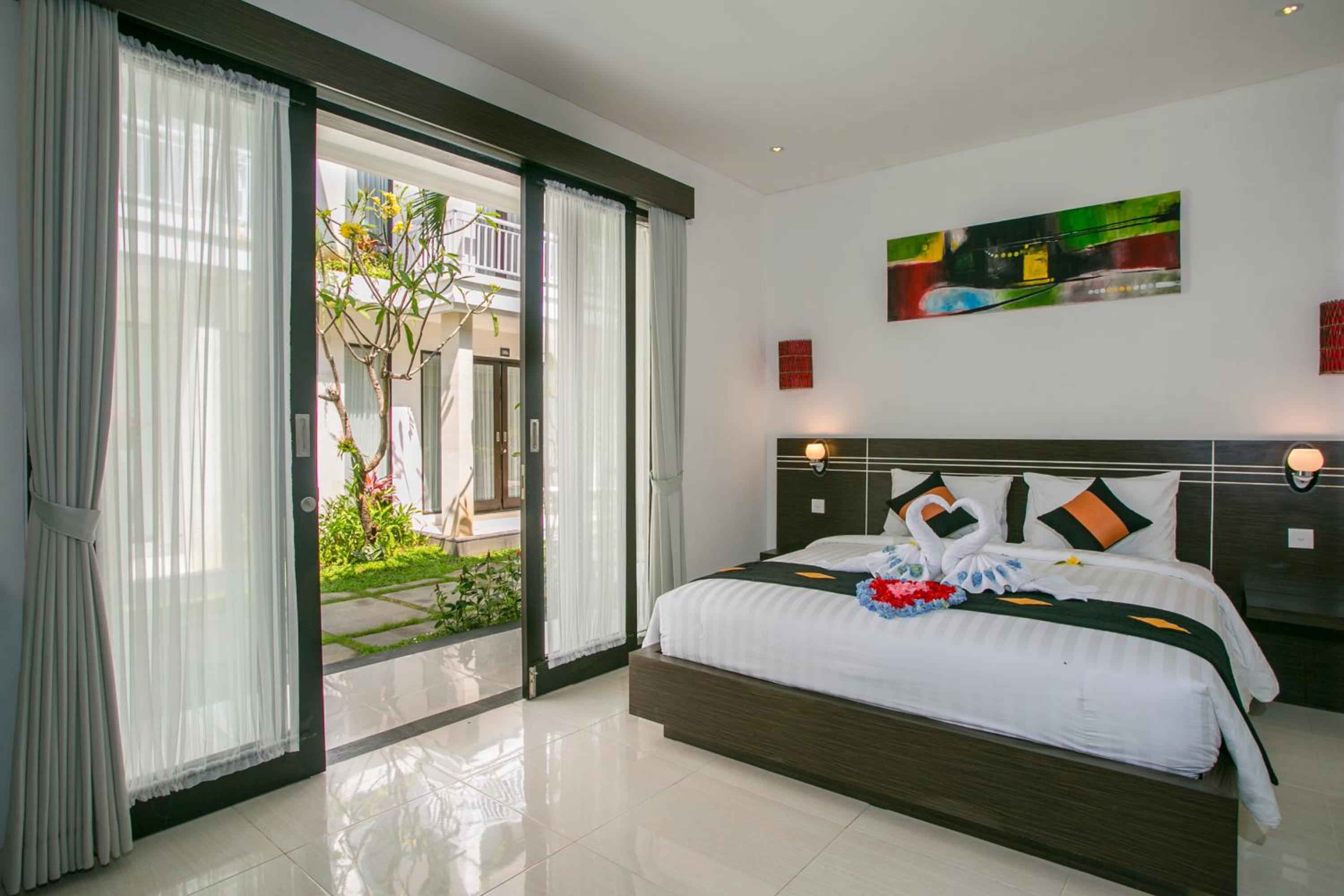 Deluxe Double or Twin Room with Bathtub - Photo 14
