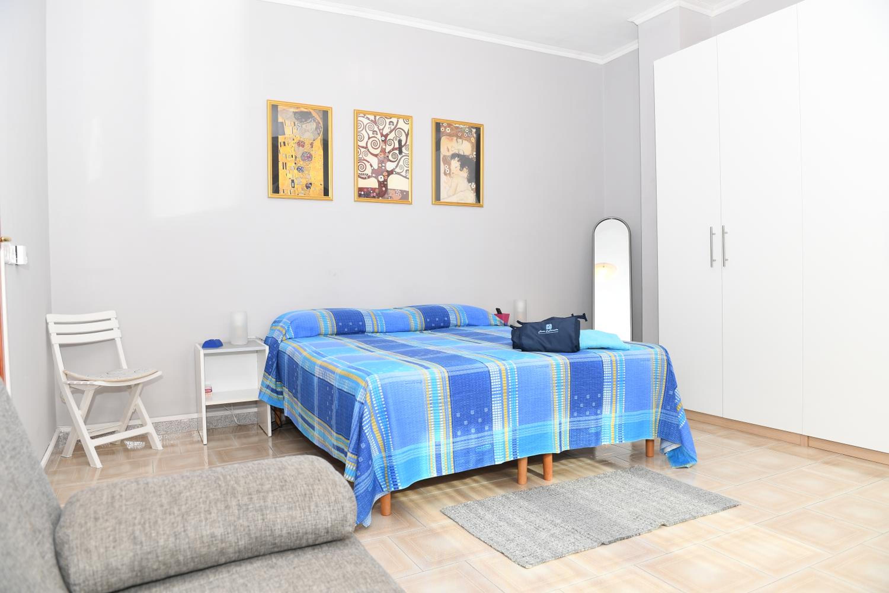 Double Room with Private External Bathroom photo 2