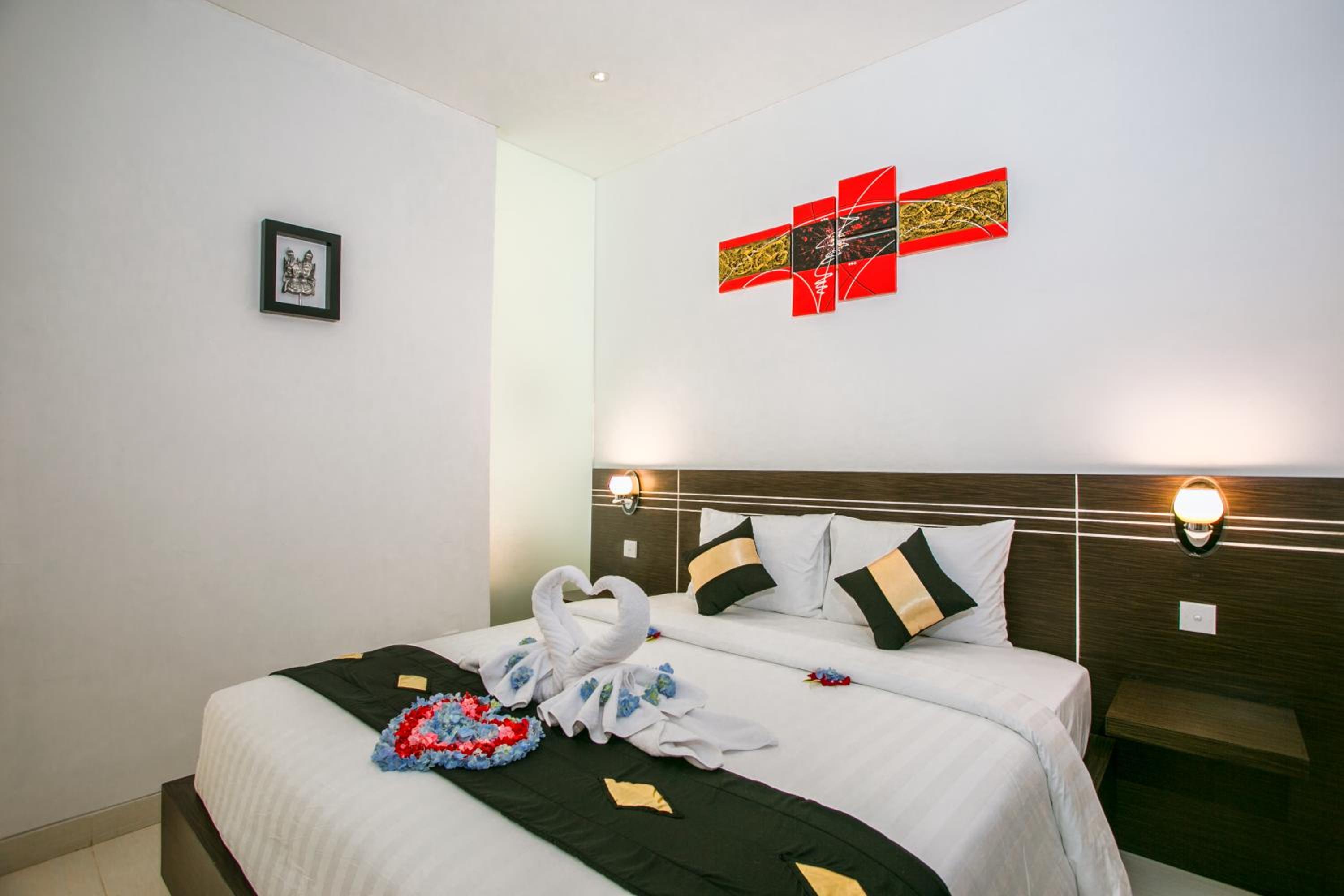 Deluxe Double or Twin Room with Bathtub - Photo 20