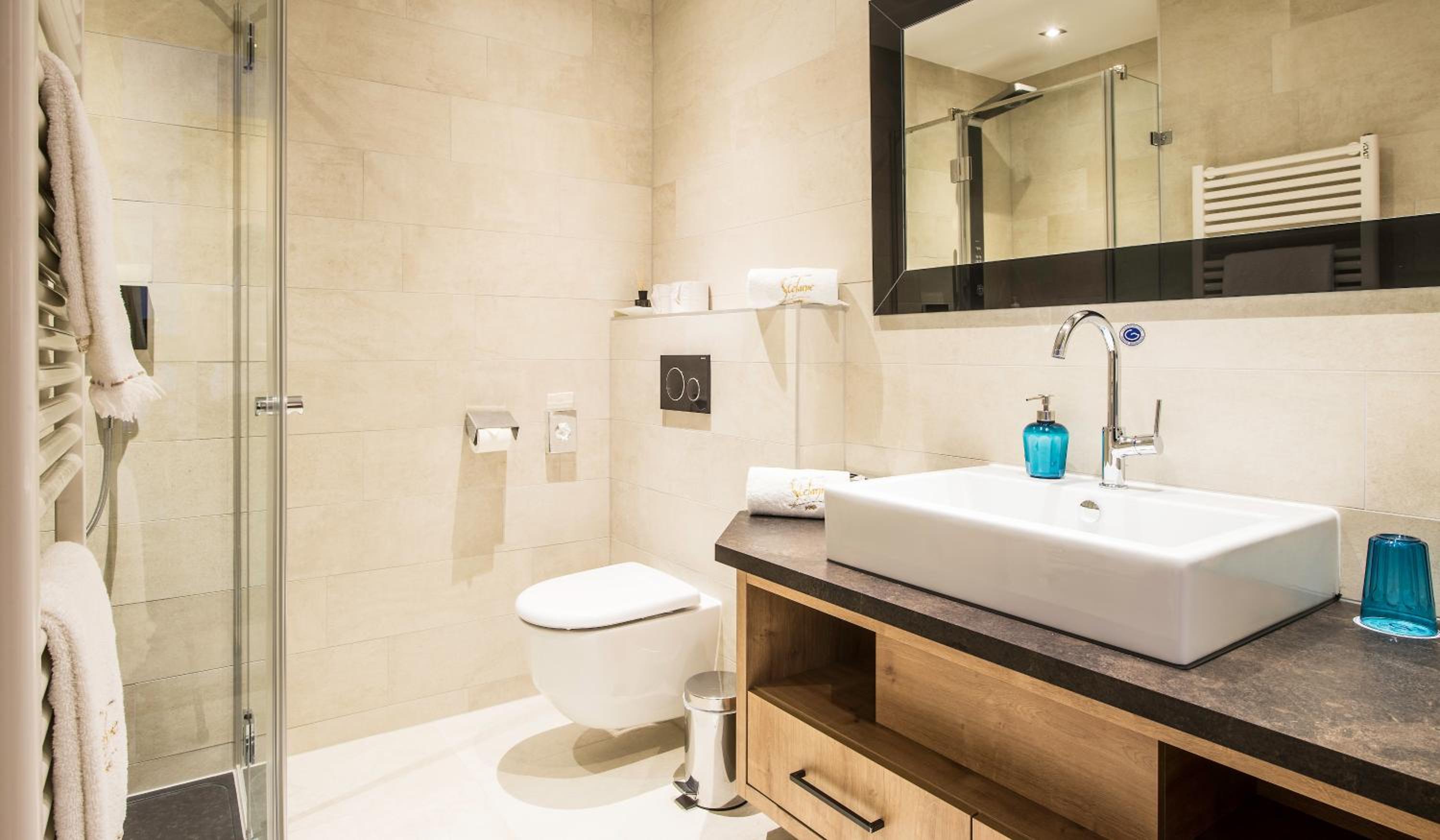 Double Room with Shower photo 3
