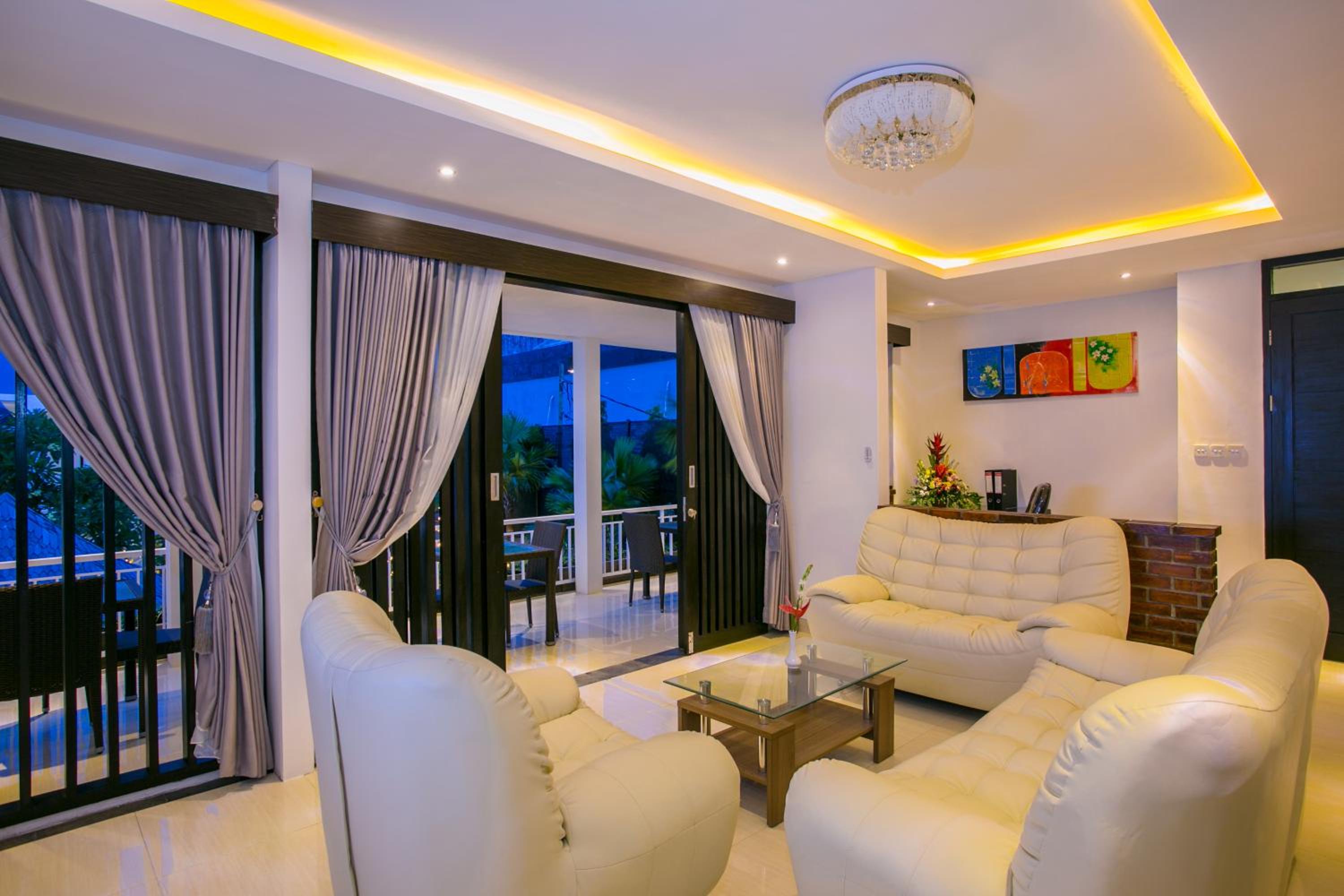 Three-Bedroom Family Suite - Photo 19