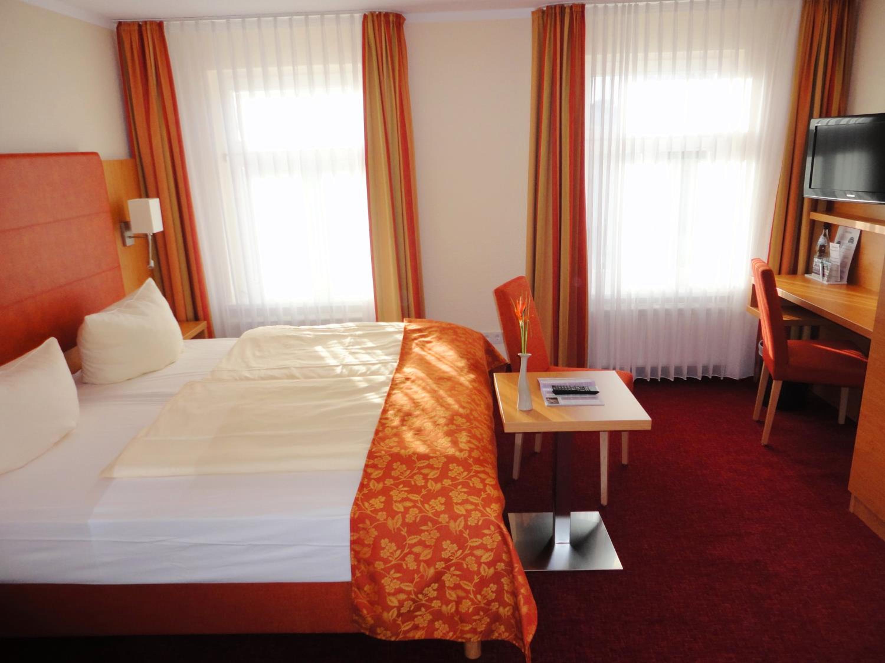Double Room (without Balcony) photo 1
