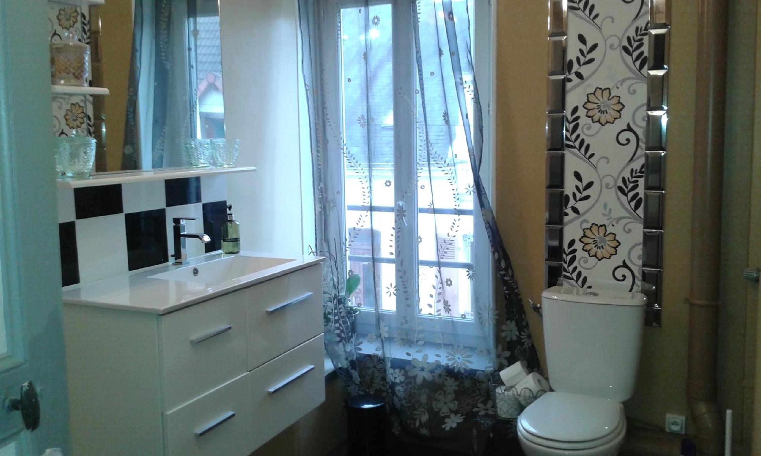Three-Bedroom House - Photo 15
