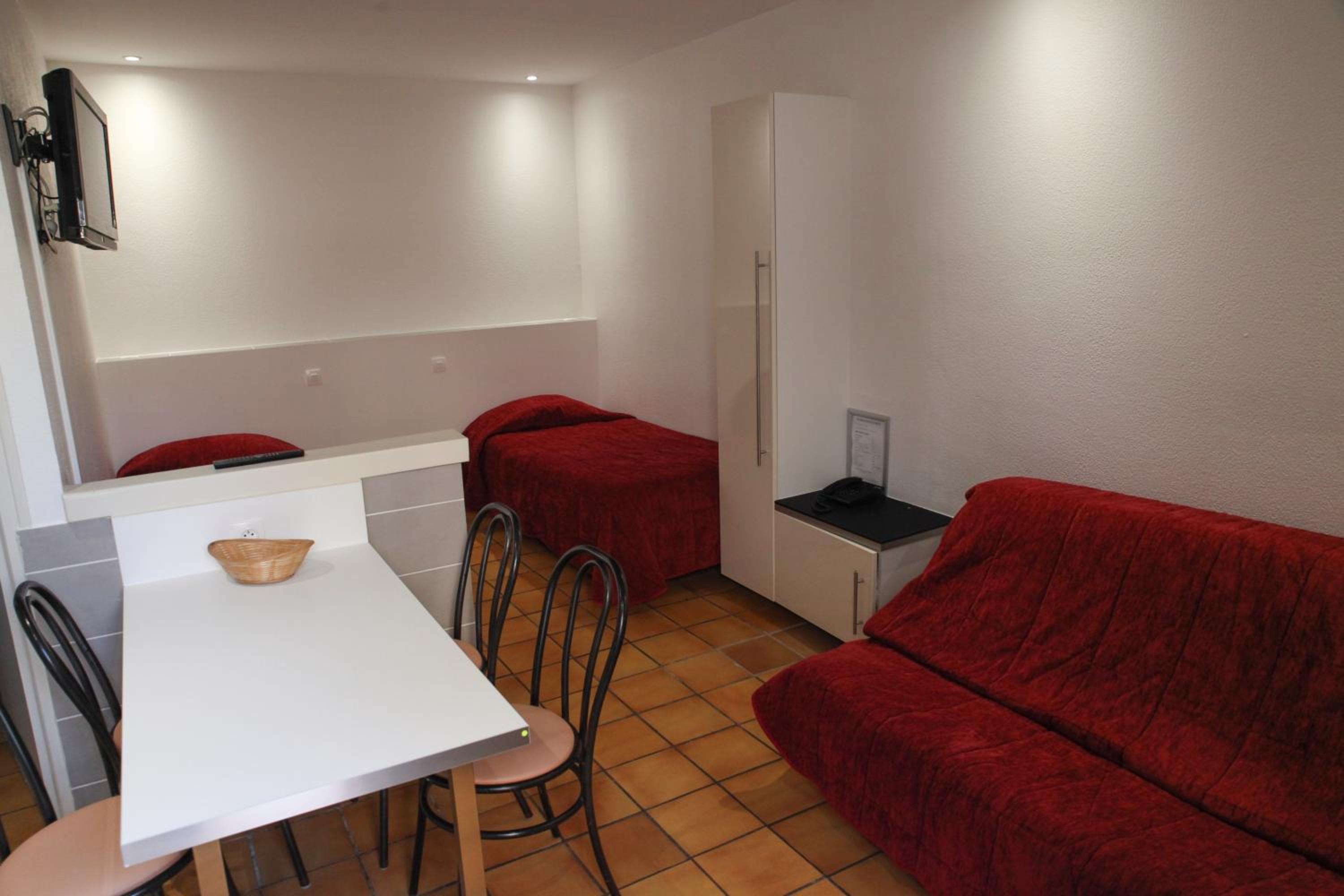 Studio (3 Adults) photo 2