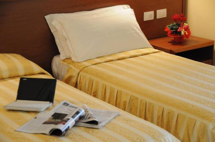 Economy Twin Room - Photo 2
