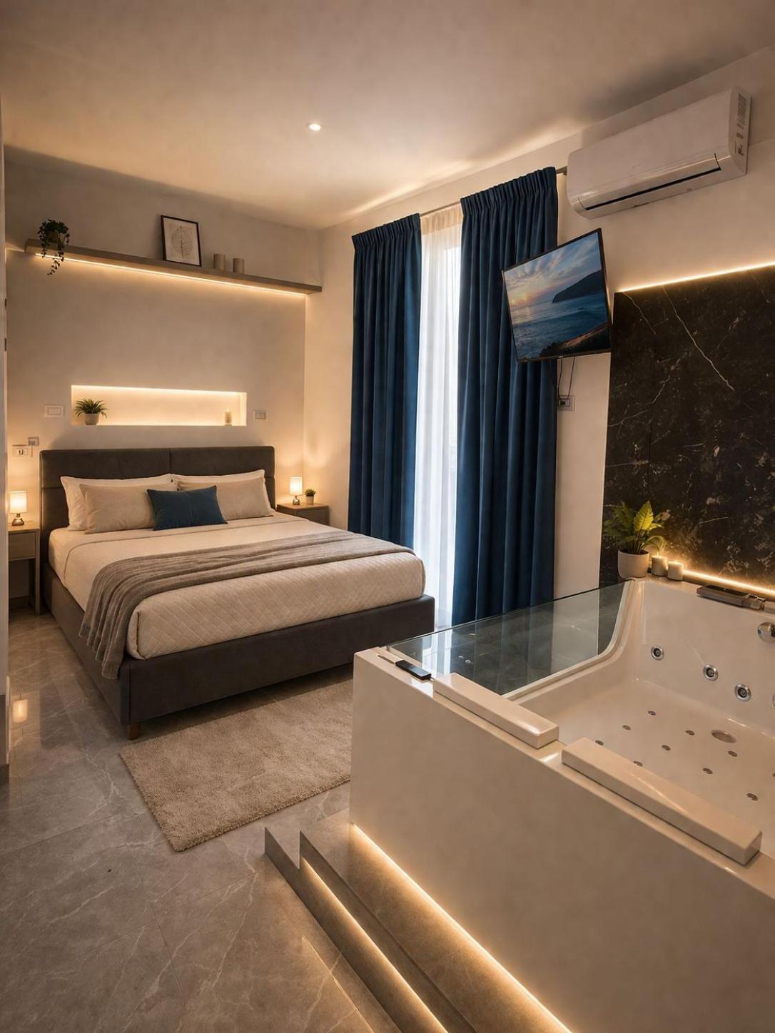Superior King Suite photo 2