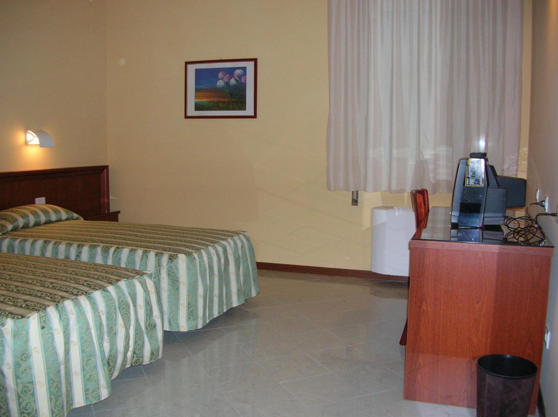 Double Room - Photo 2