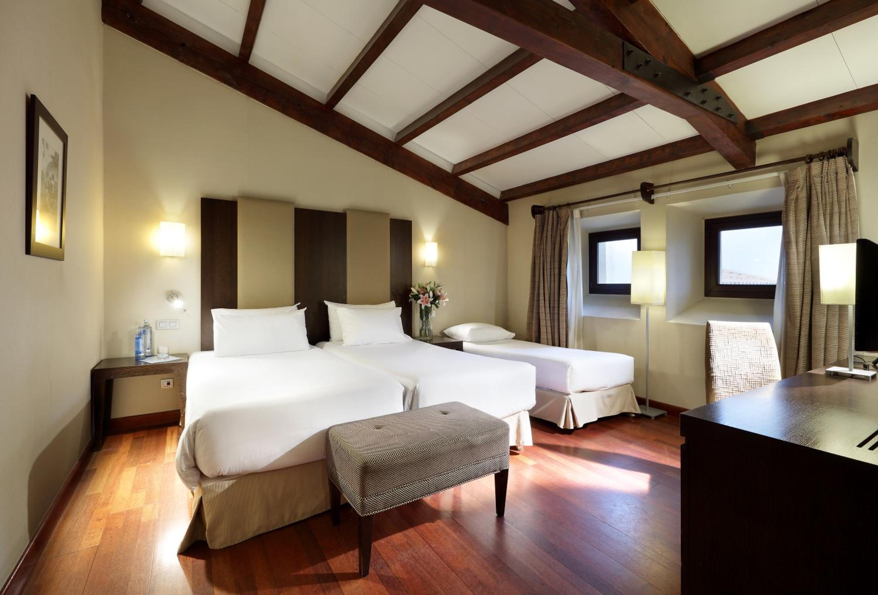 Double Room with Extra Bed - Photo 1