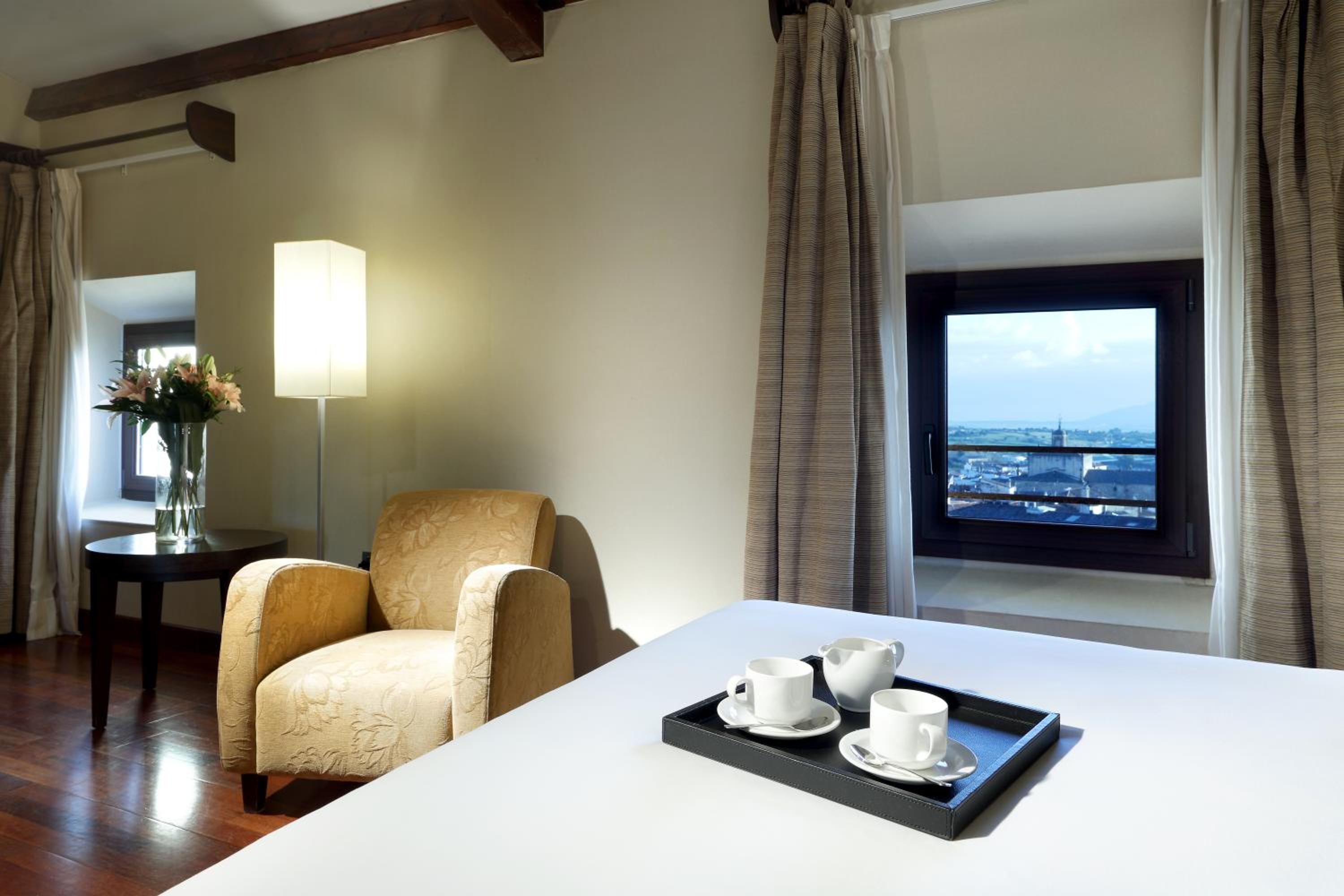 Standard Twin Room - Photo 3