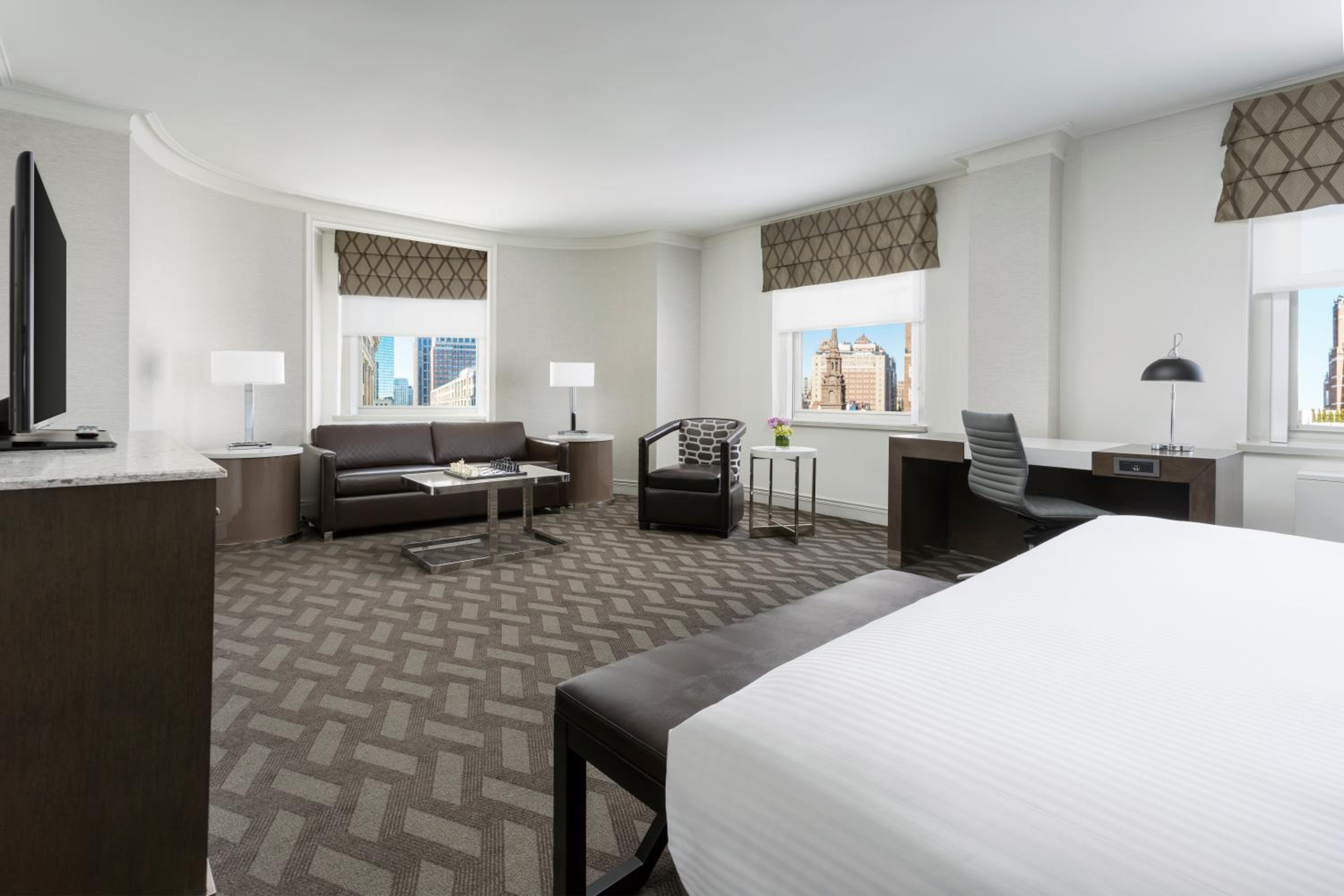 King Studio Suite with Sofa Bed - Photo 7