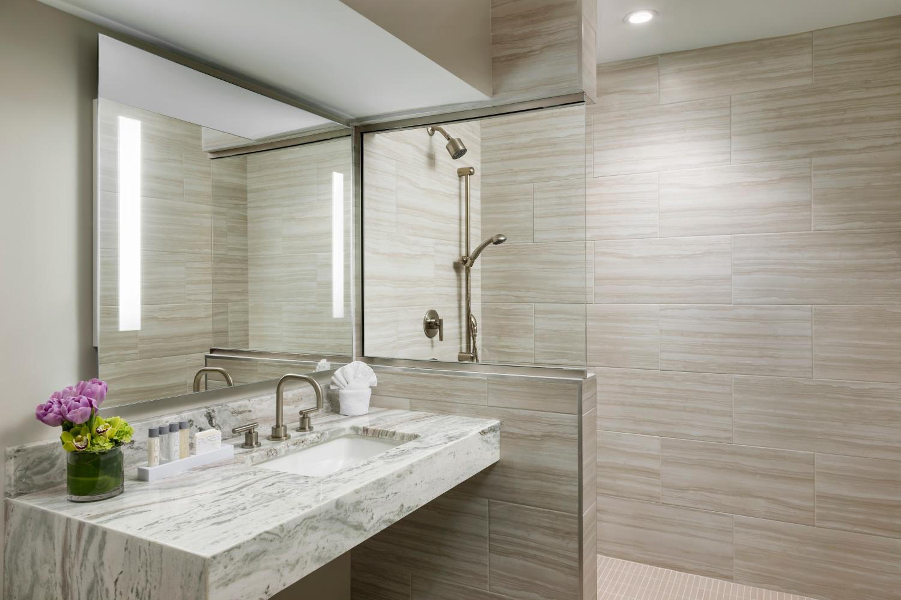 Suite with Terrace thumbnail 5