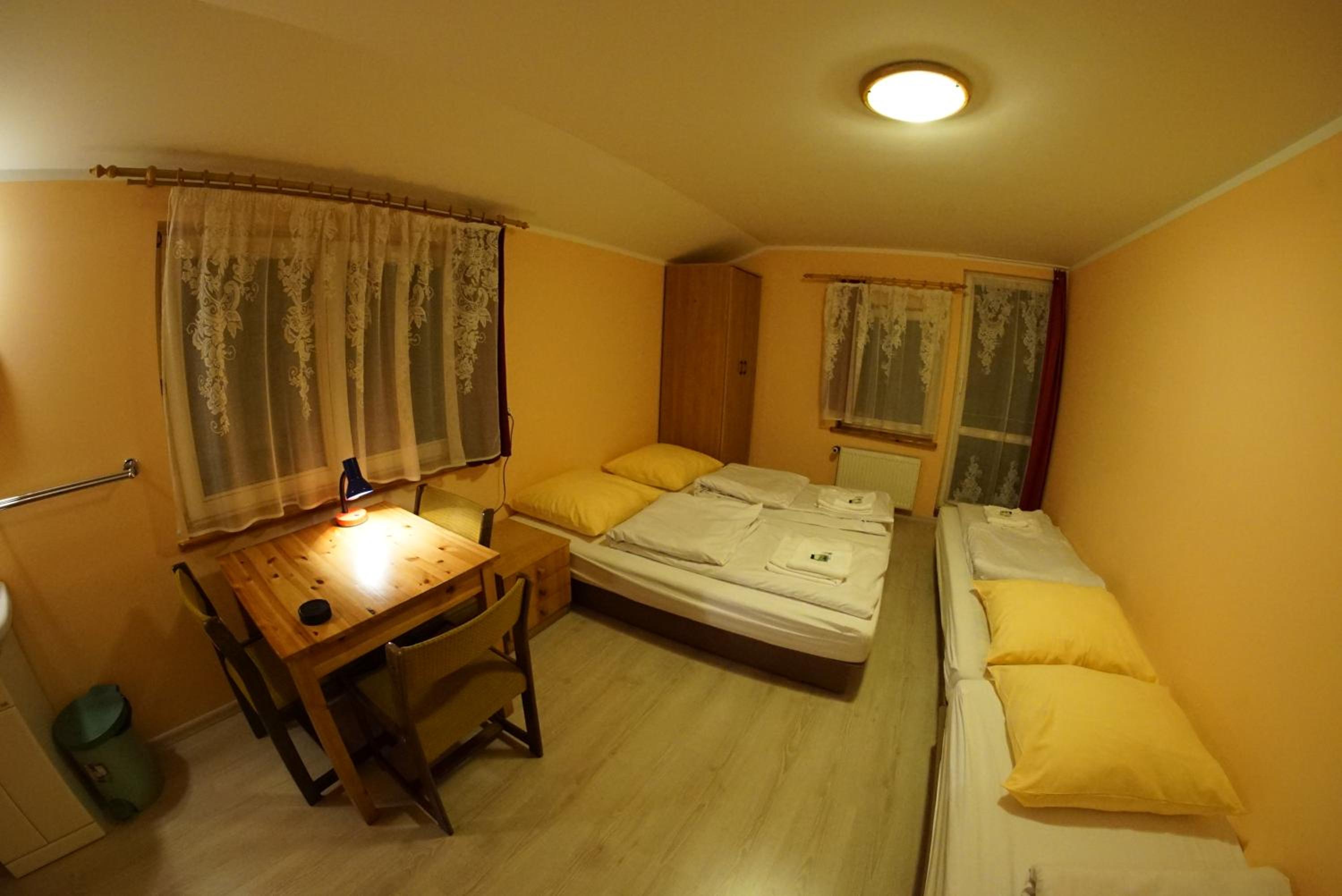 Quadruple Room with Mountain View photo 3