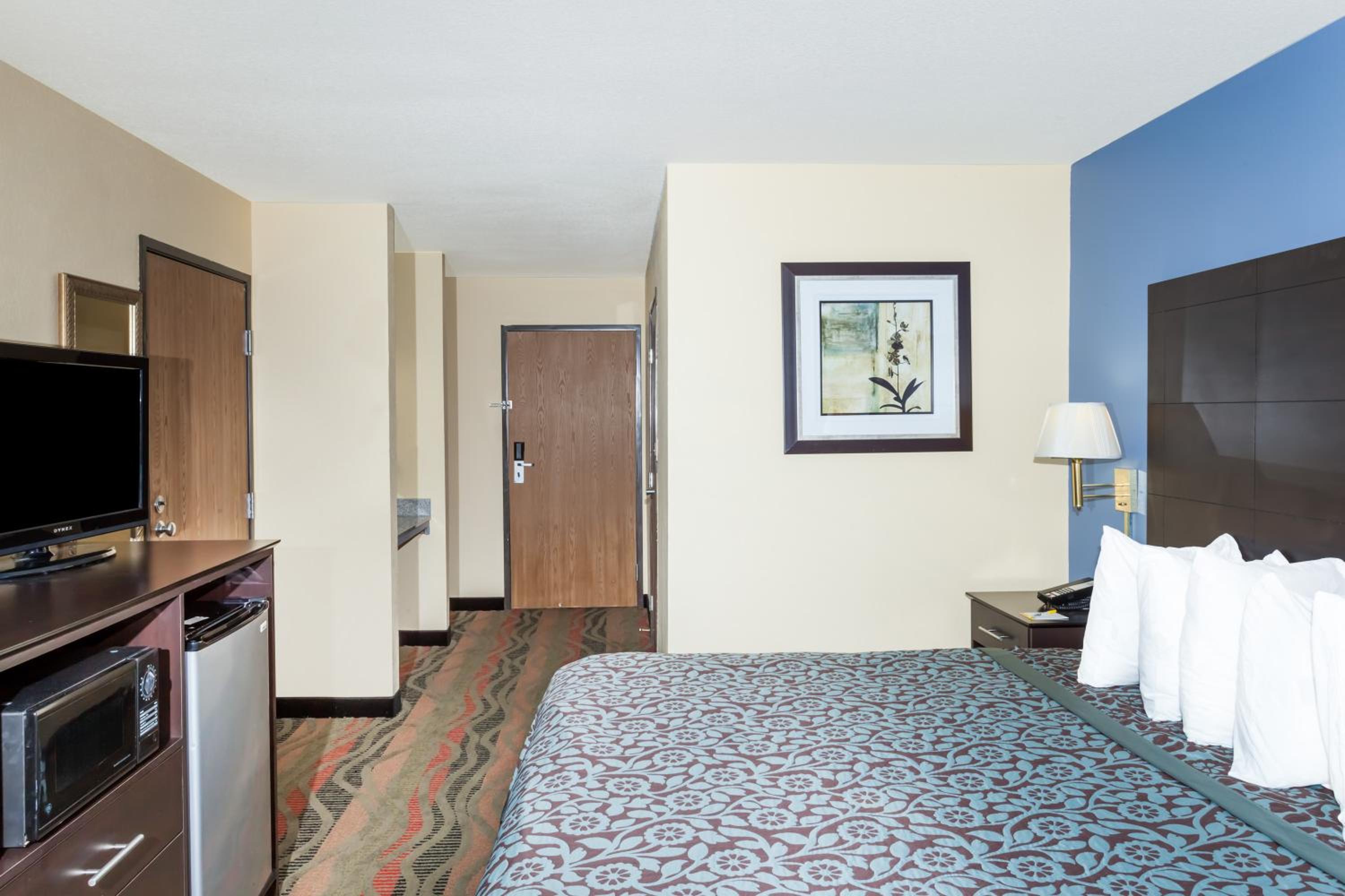 King Room- Non-Smoking - Photo 2