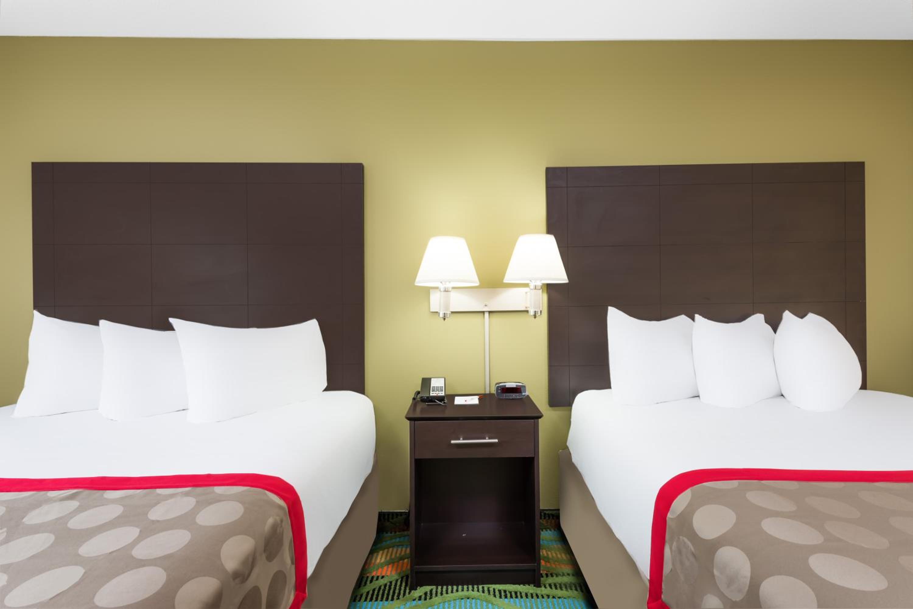 Double Room with Two Double Beds - Non-Smoking - Photo 3