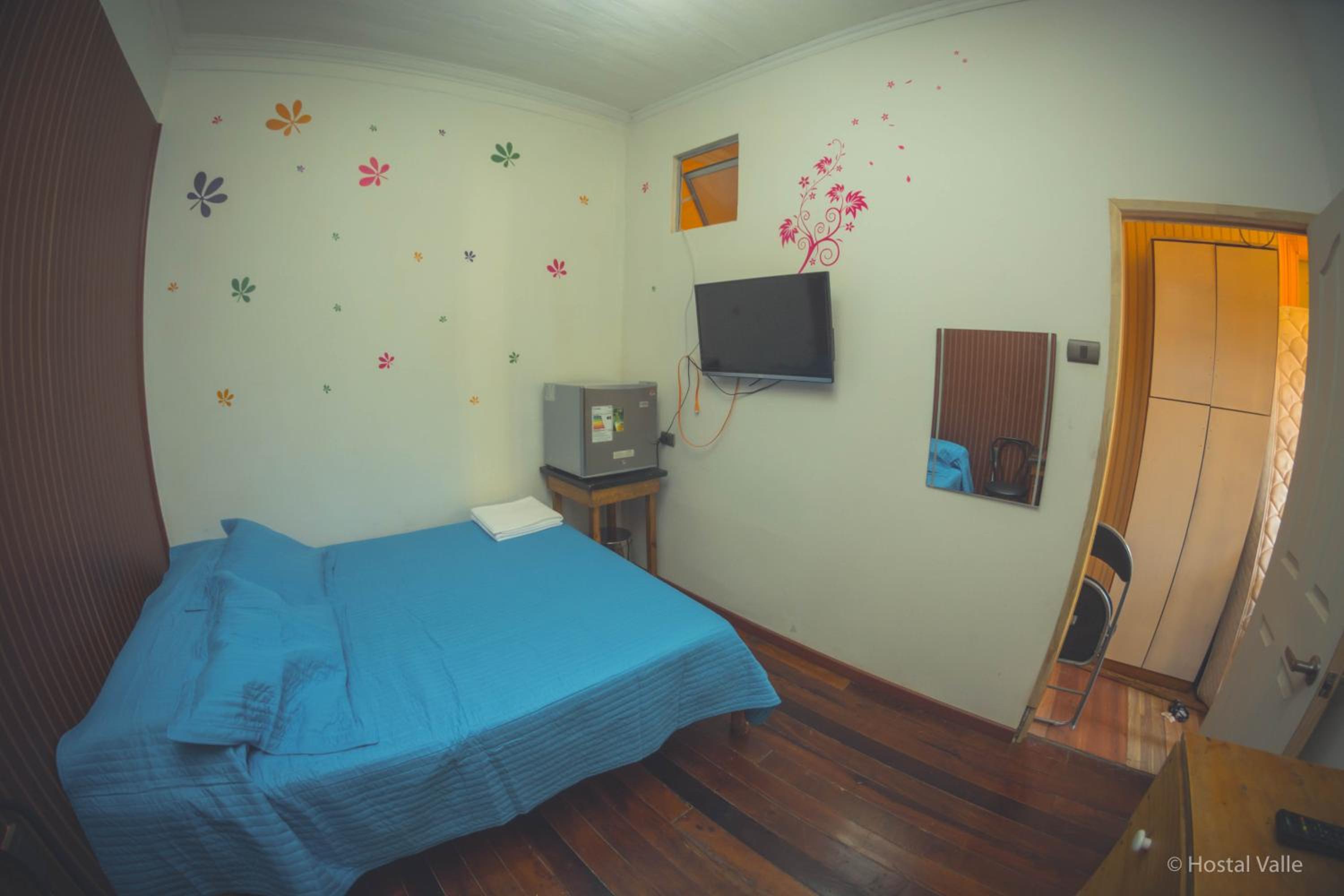 Economy Double Room with Shared Bathroom photo 1