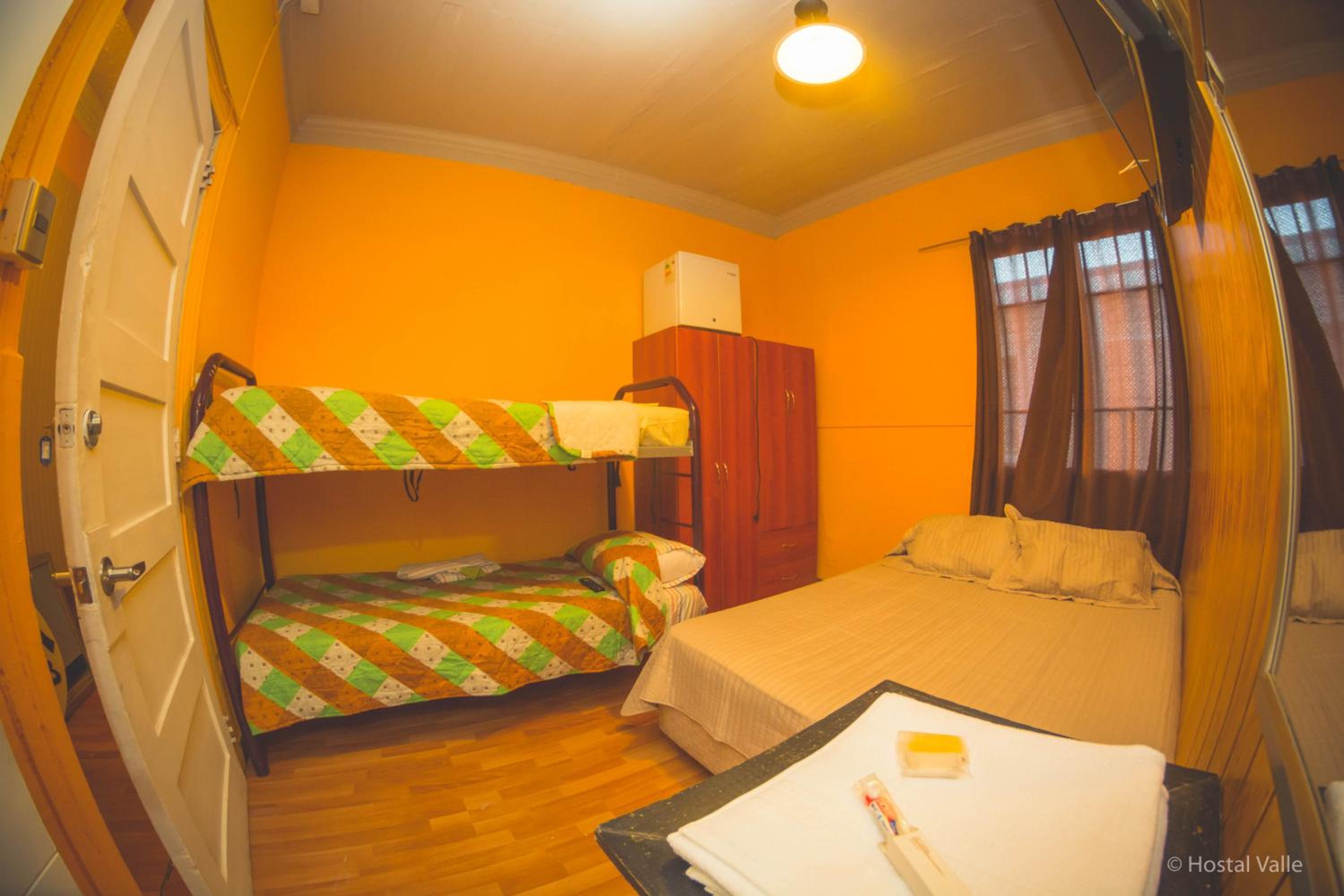 Quadruple Room with Private Bathroom photo 1