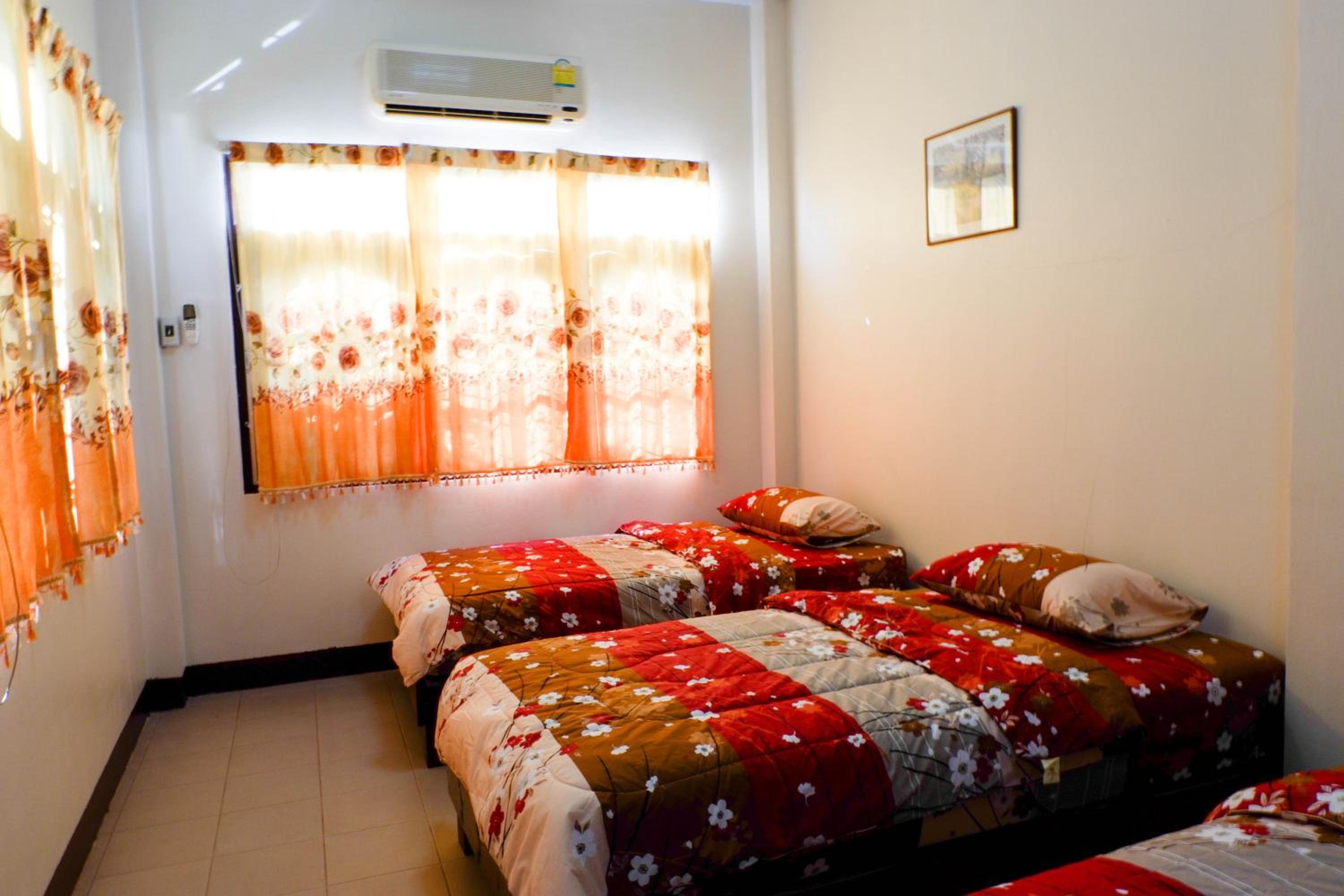 Triple Room with Private Bathroom