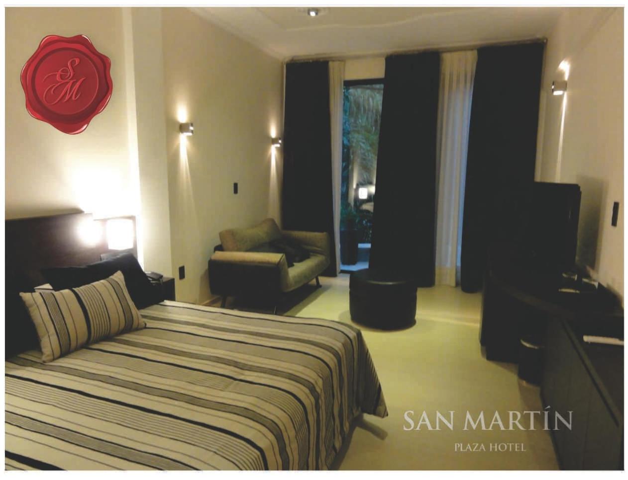 Superior Family Room photo 3