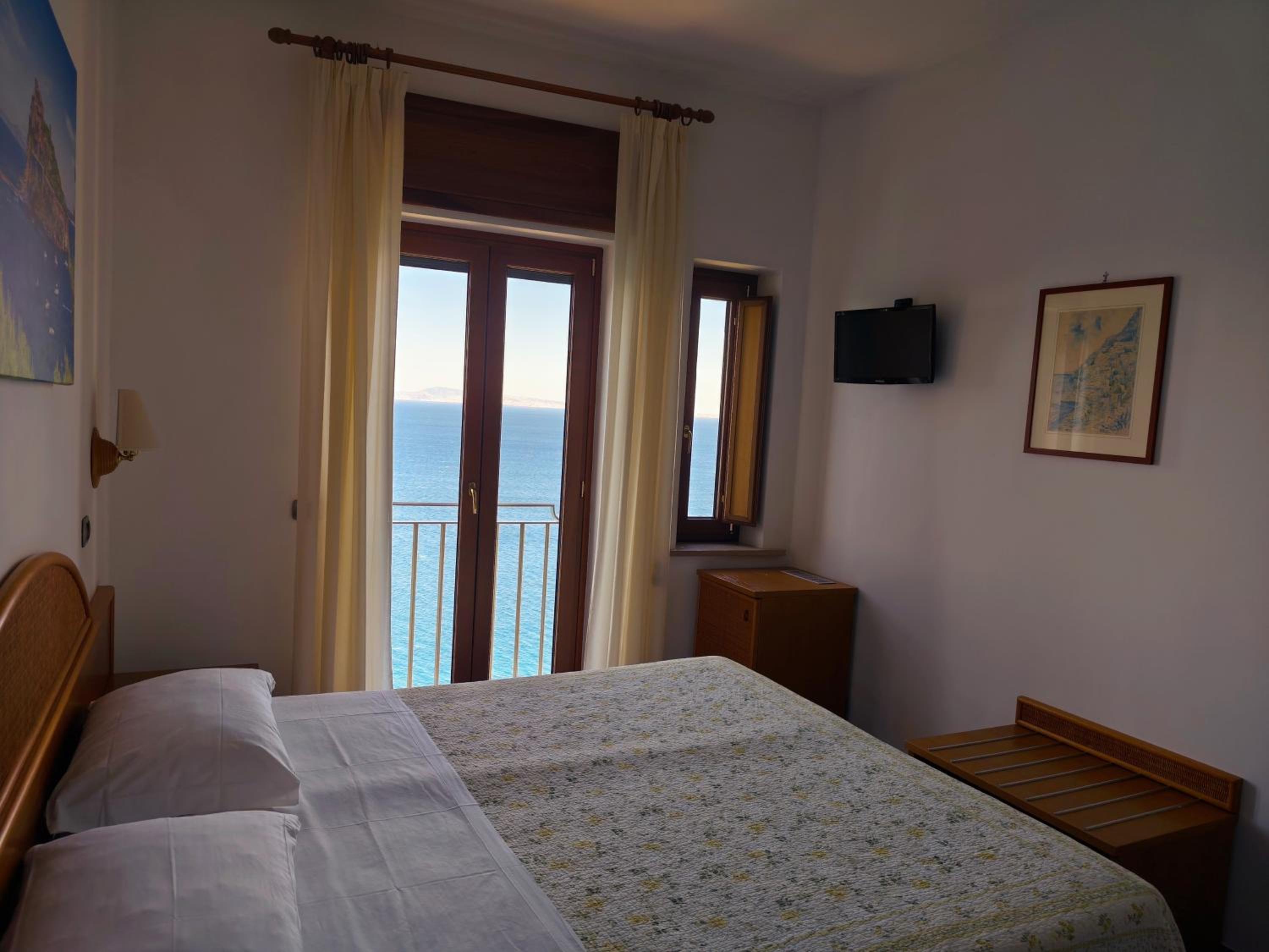 Small Double Room photo 2