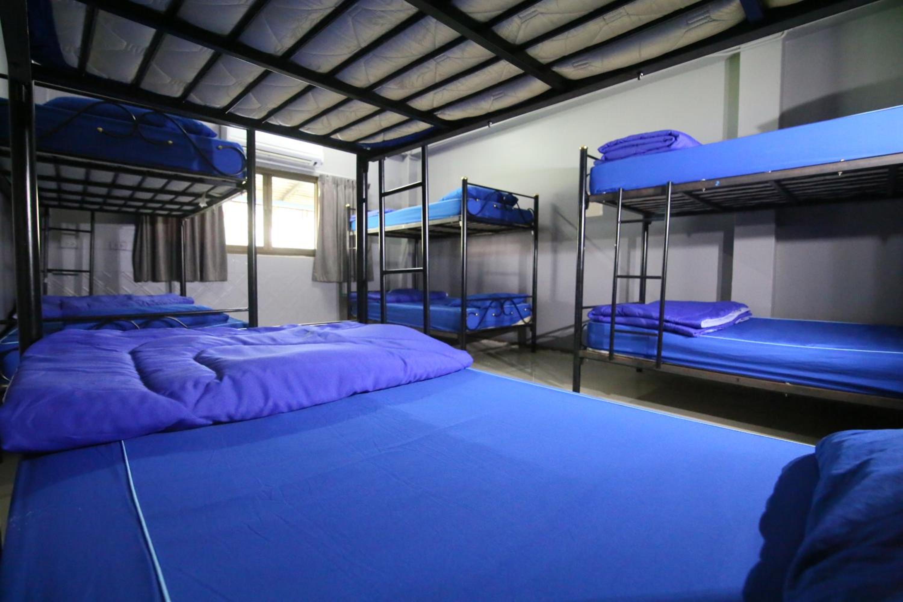 Bed in 10-Bed Mixed Dormitory Room photo 1