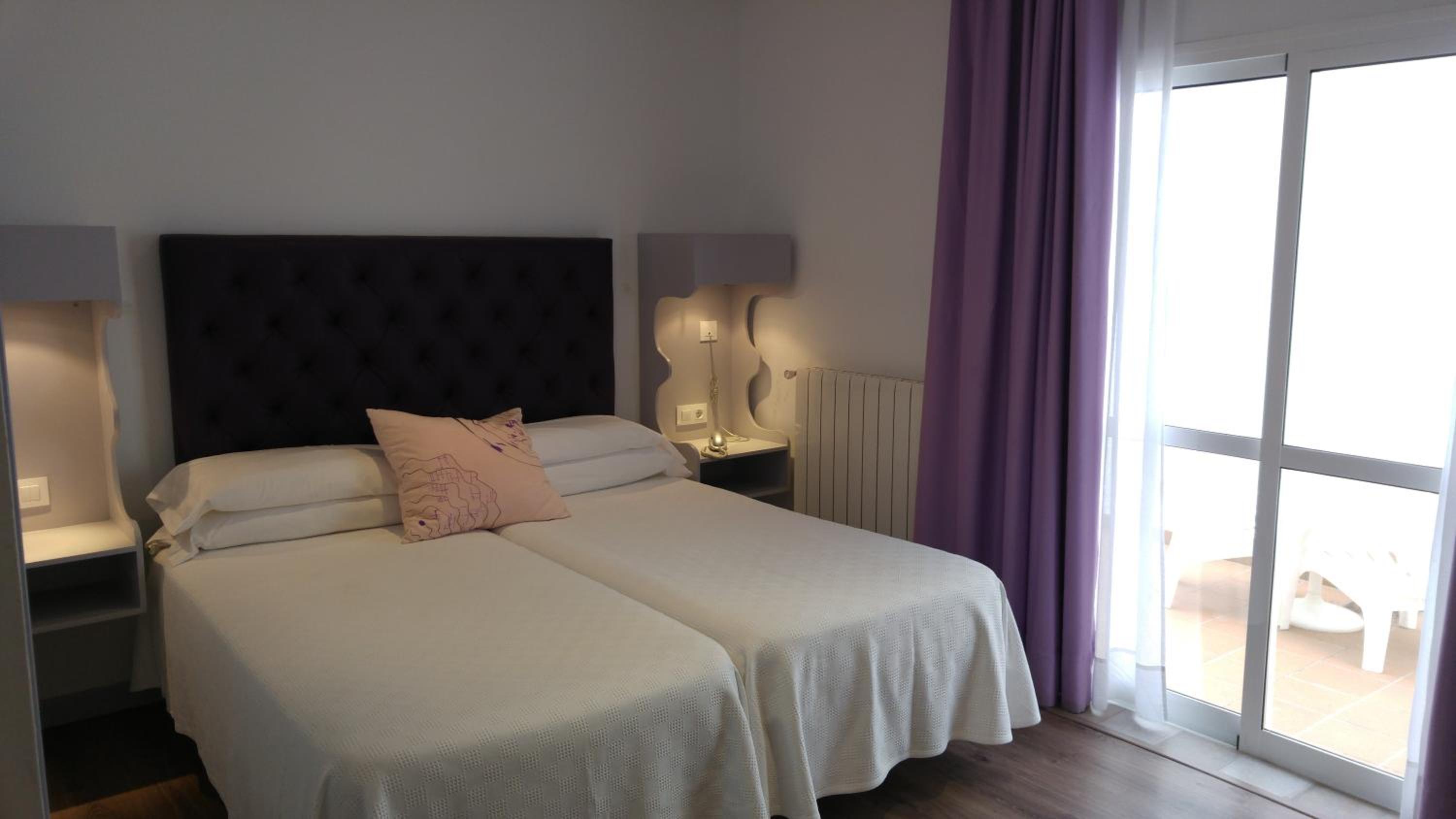 Double or Twin Room photo 3