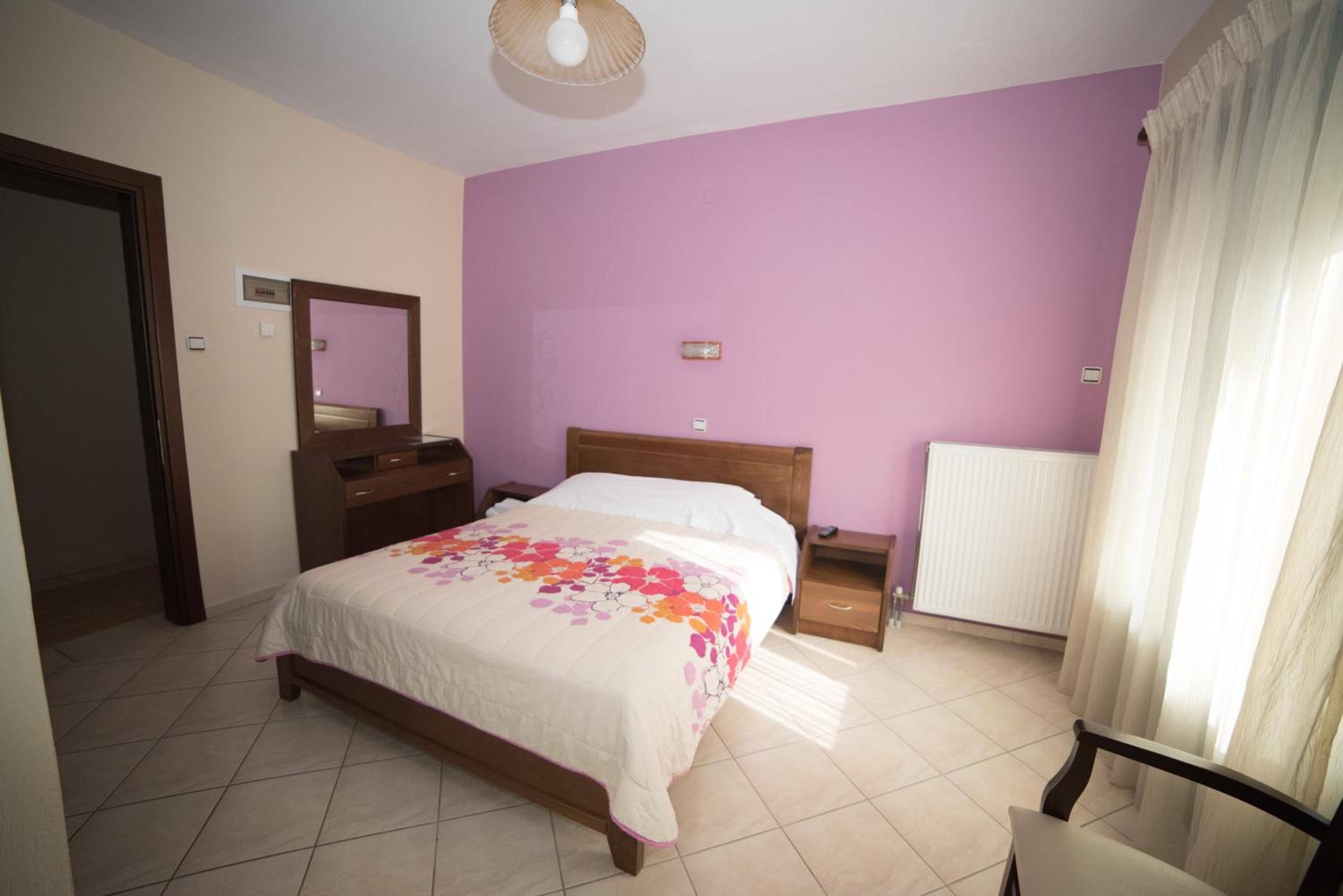Double or Twin Room - Photo 9