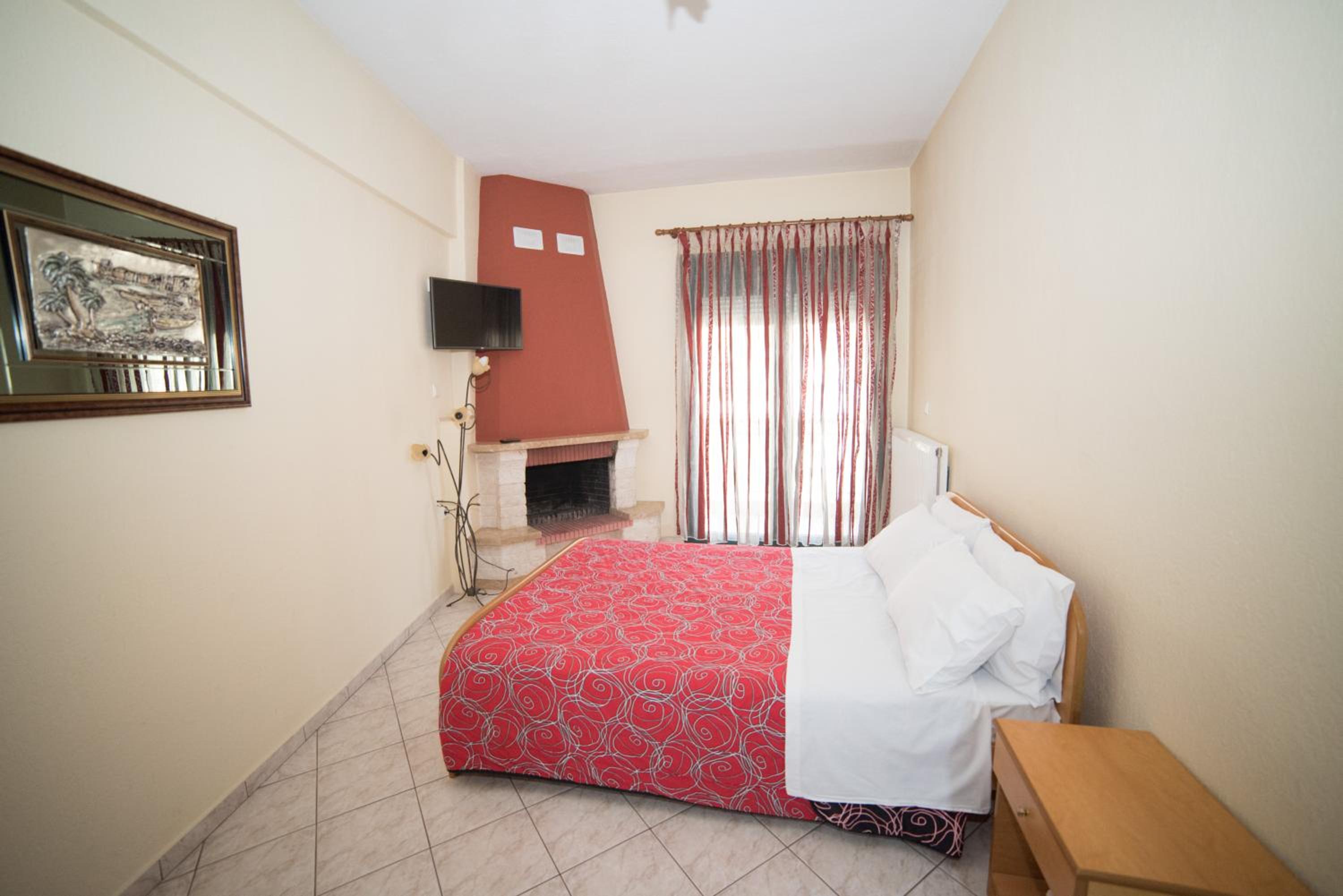 Quadruple Room - Photo 2