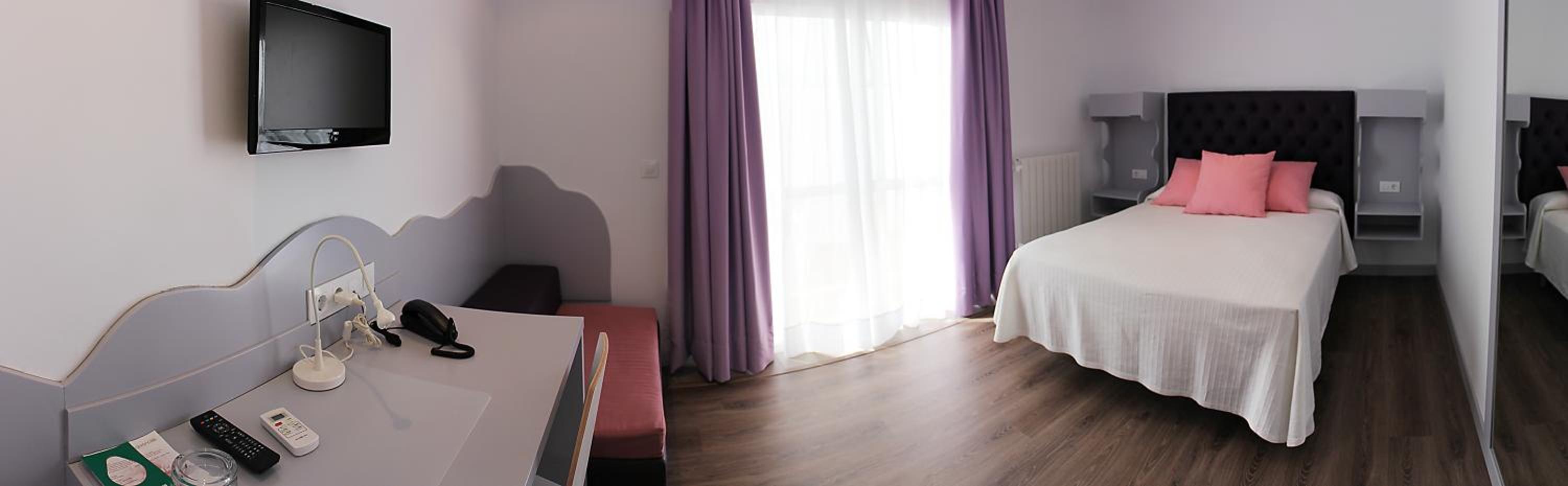 Deluxe Double Room with Spa Bath  photo 2