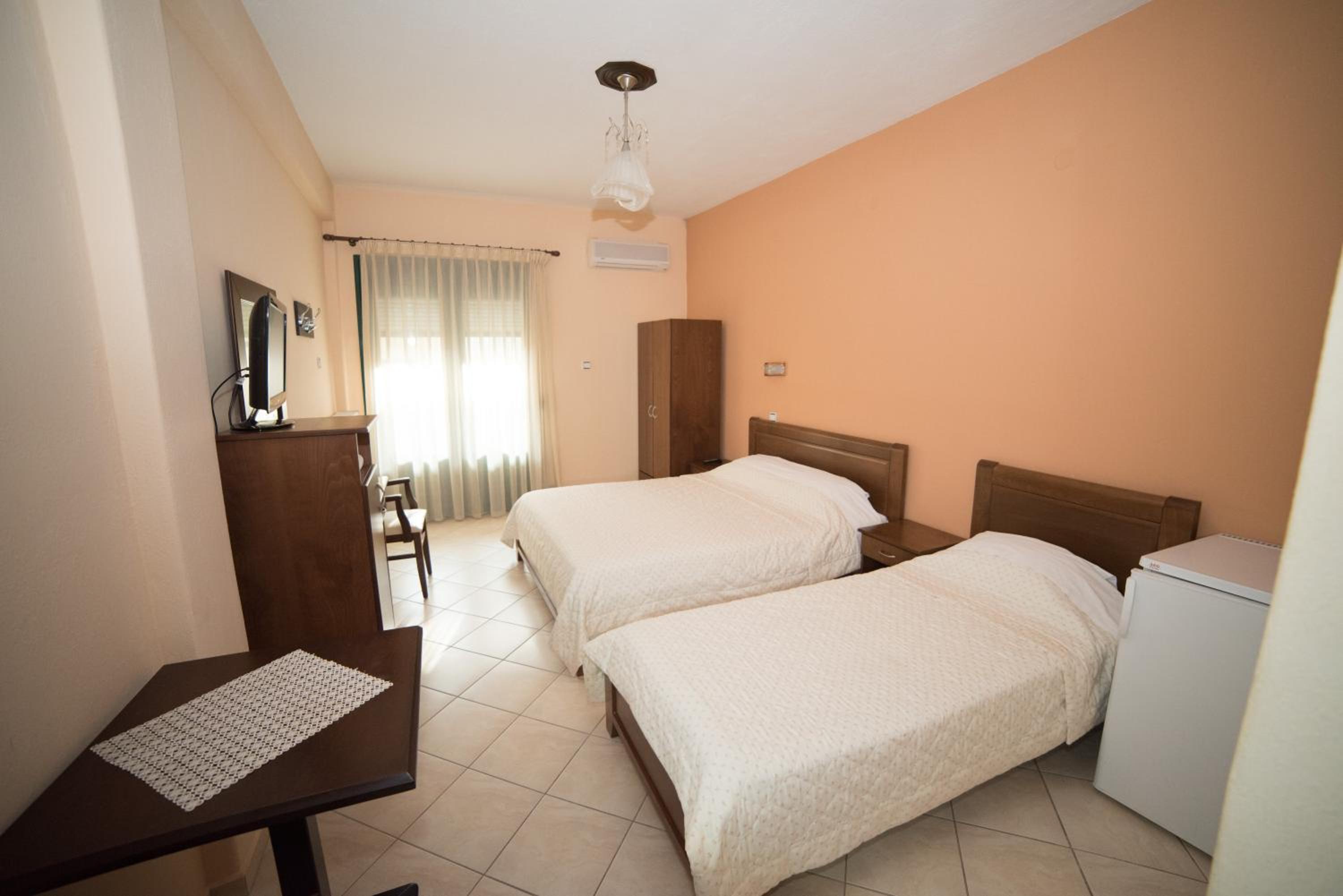 Double or Twin Room - Photo 3