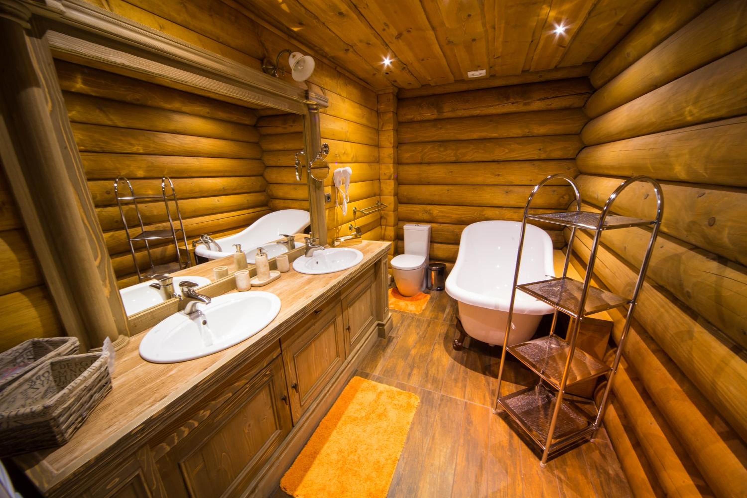 Executive Suite - Photo 4