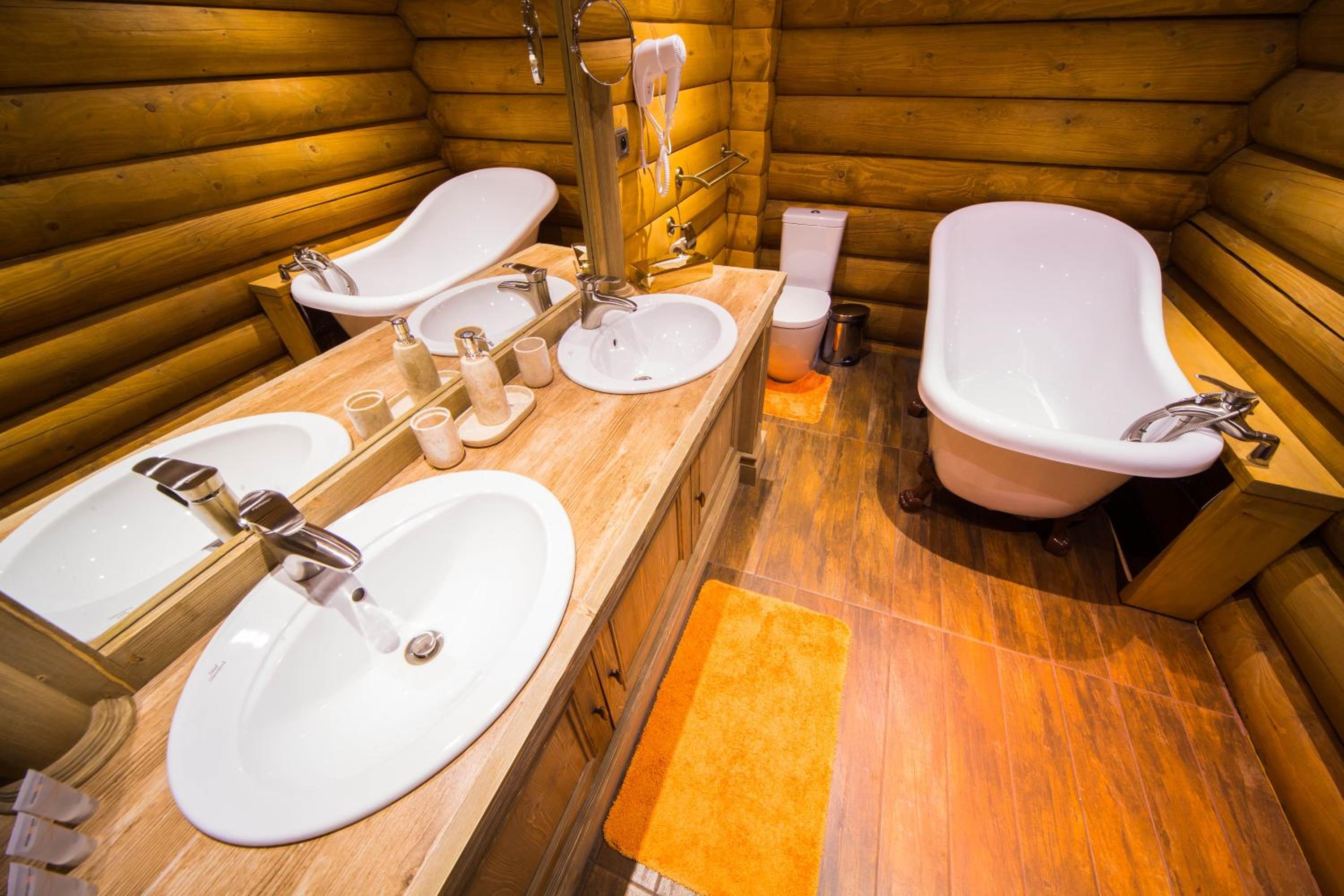 Executive Suite - Photo 12