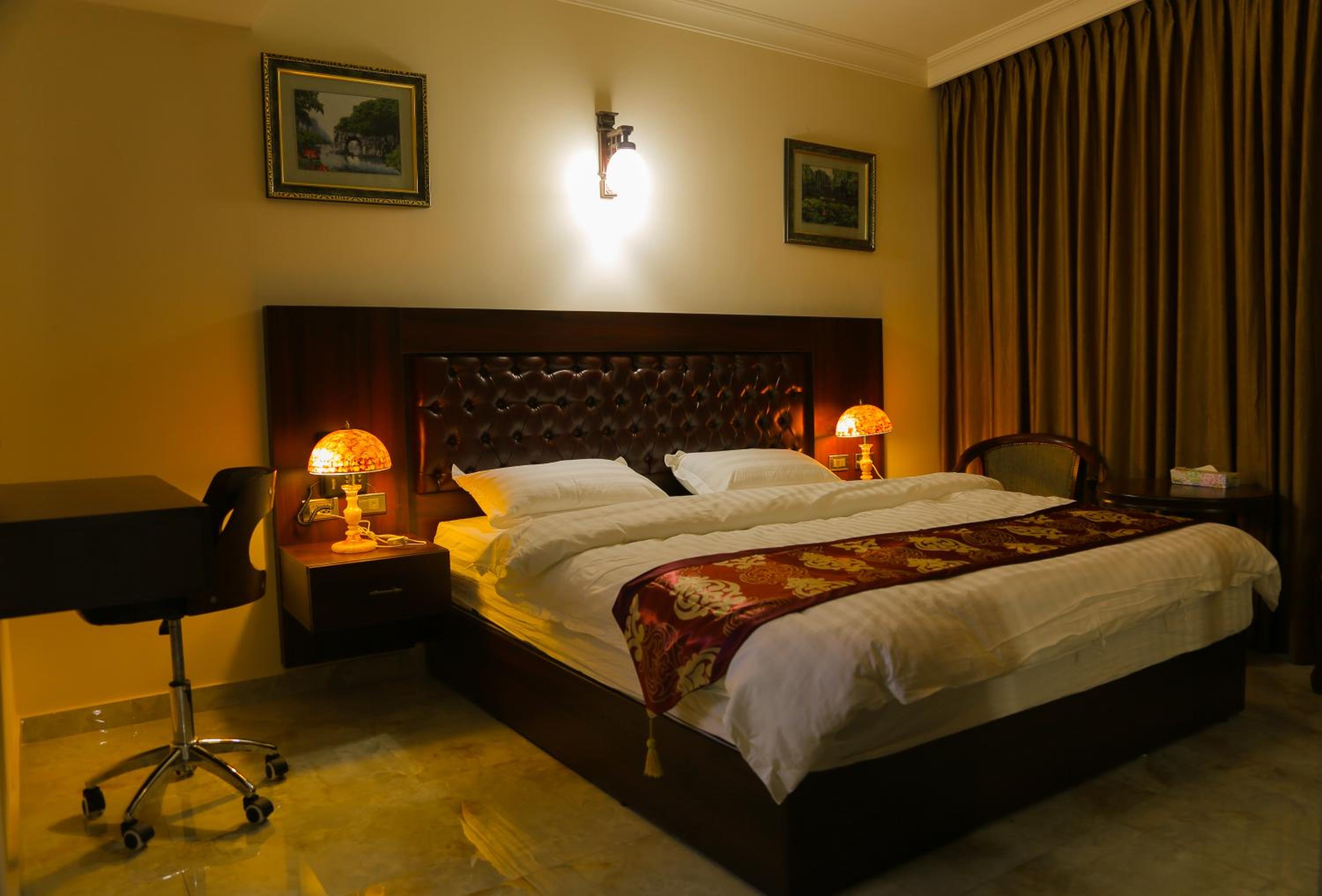 King Suite - Photo 12