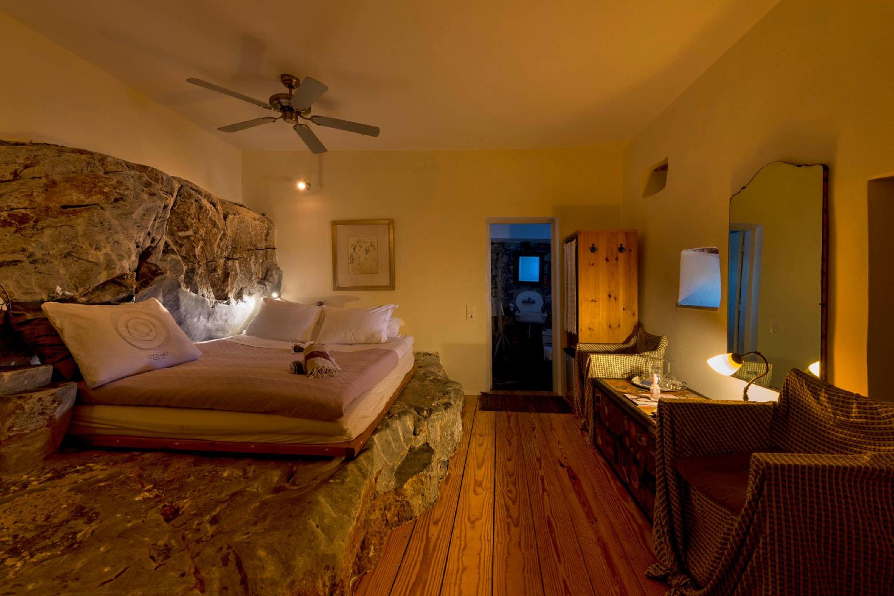Superior Double Room with Sea View - Photo 5