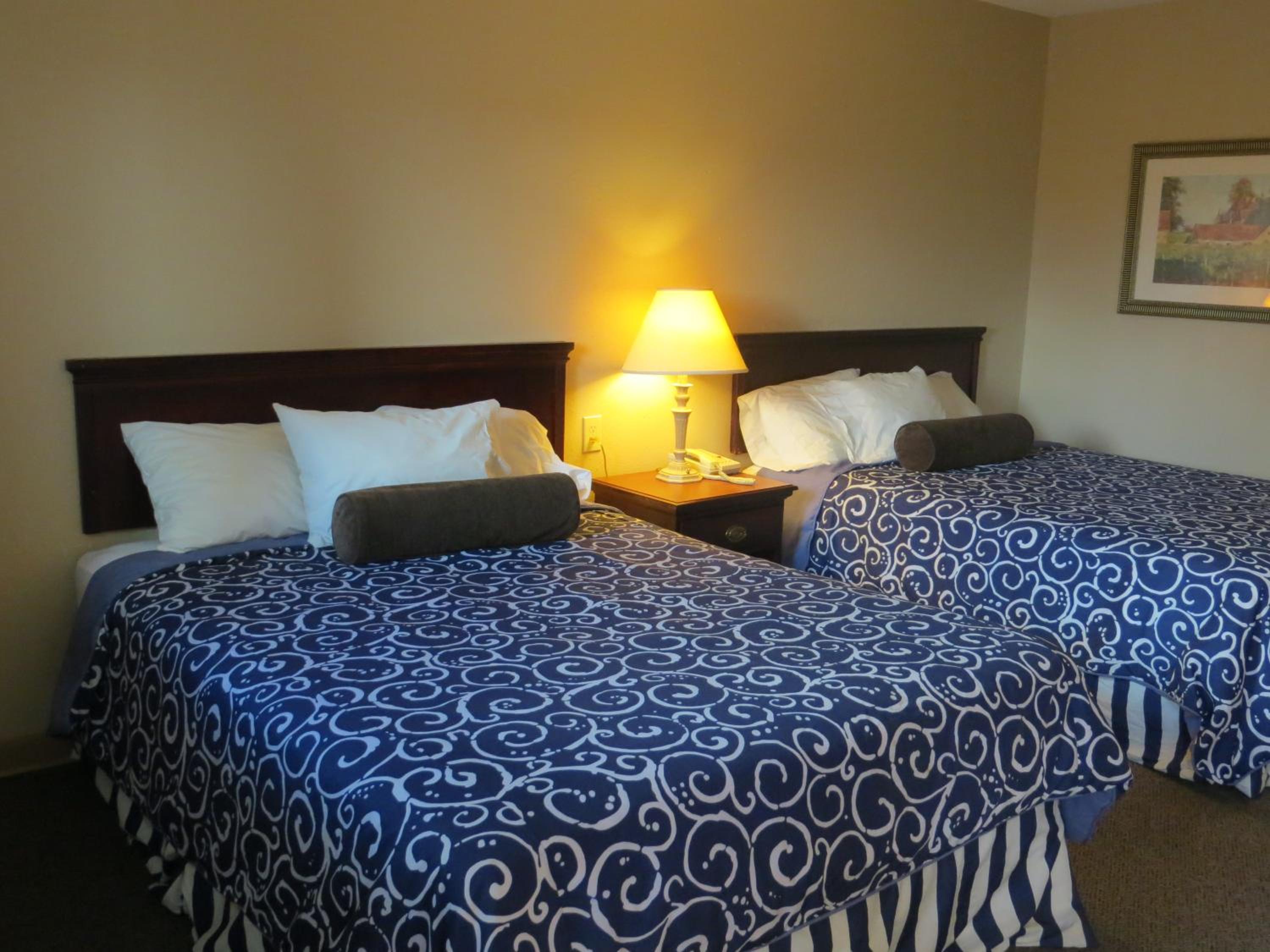 Queen Room with Two Queen Beds - Photo 1