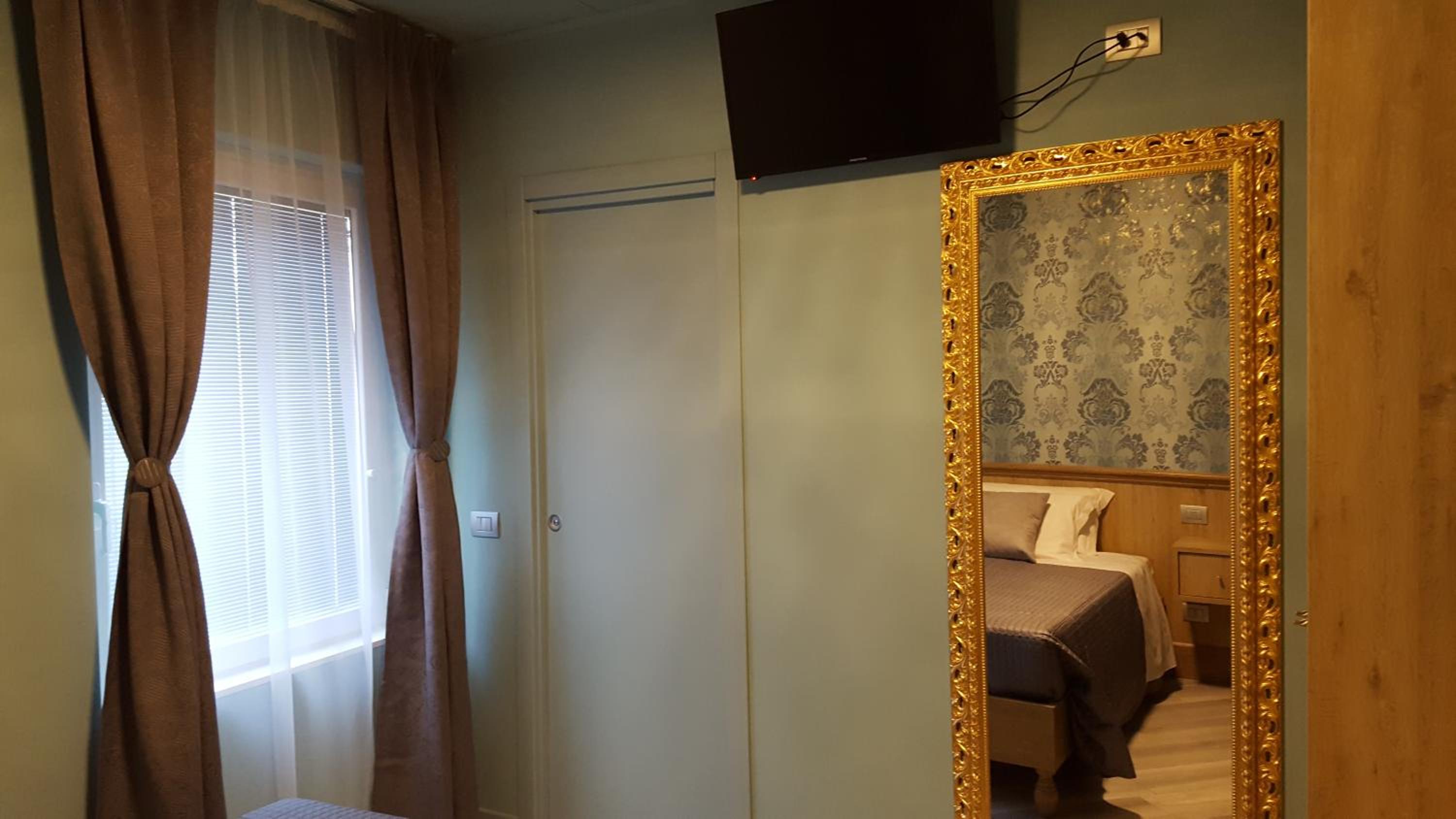 Single Room photo 3