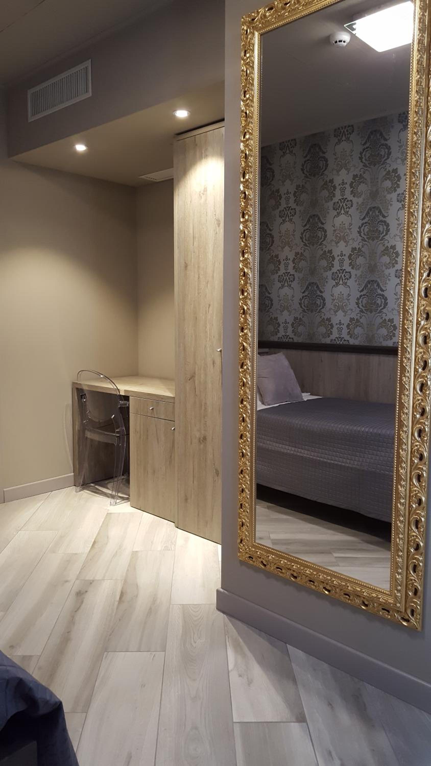 Single Room photo 2