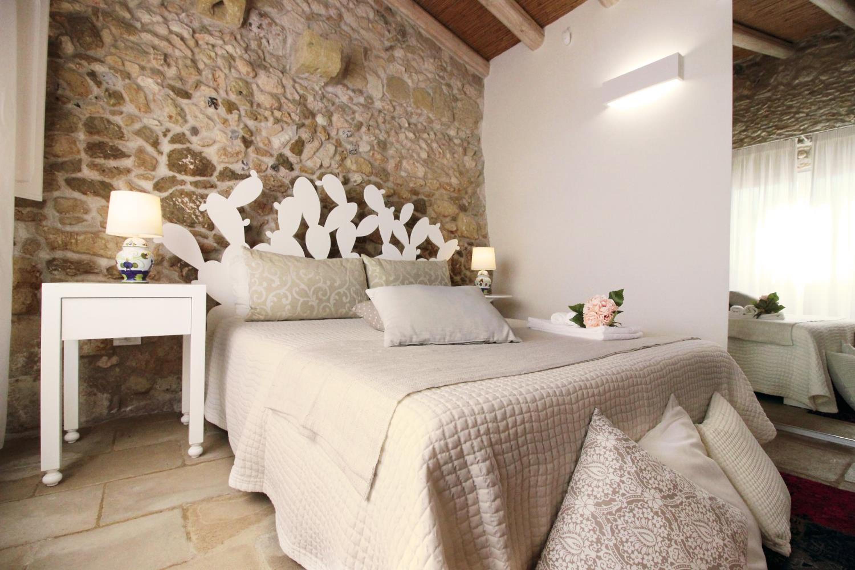 Double Room with Patio photo 3