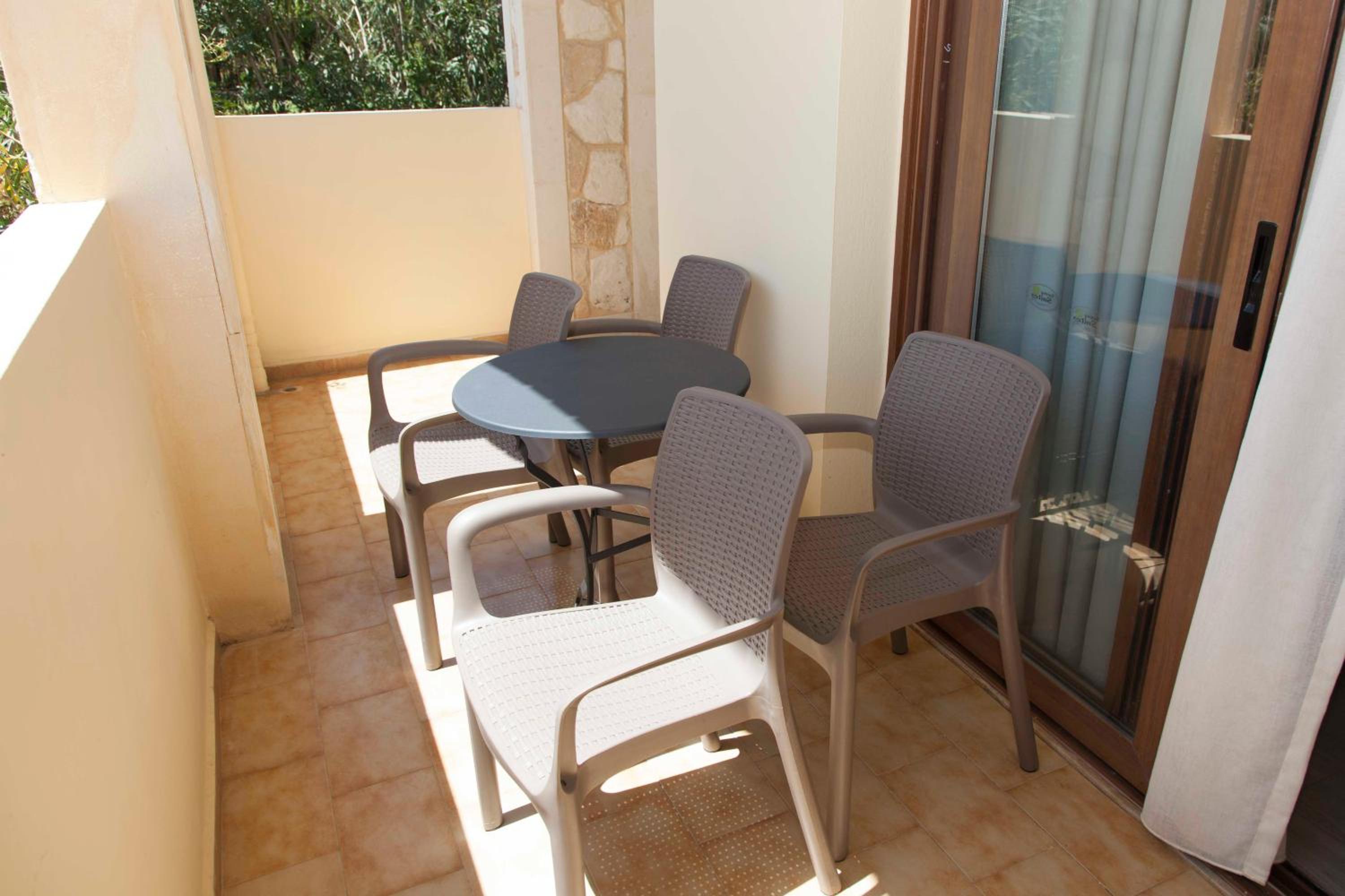 Apartment - Photo 32