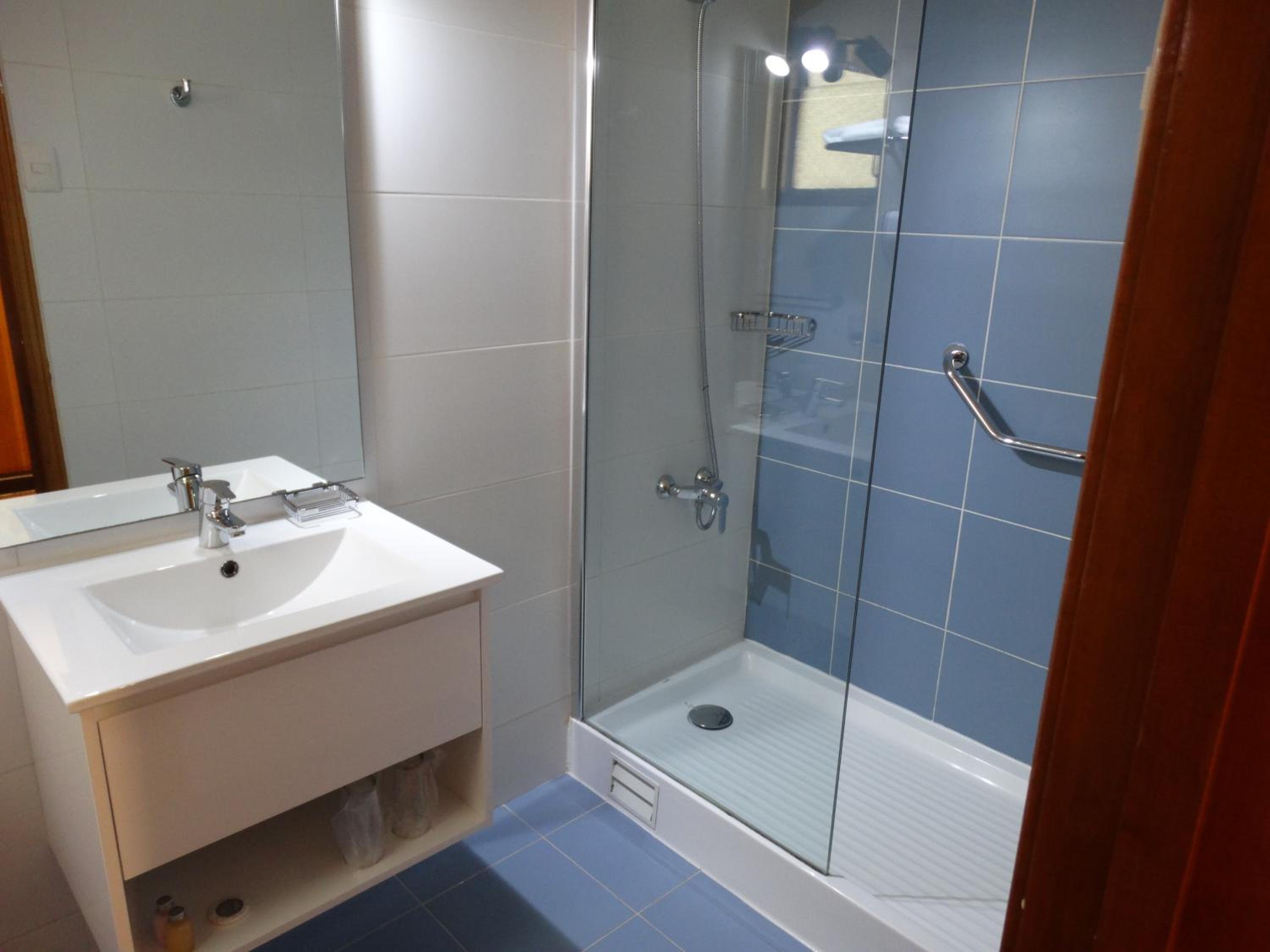 Economy Double Room photo 3