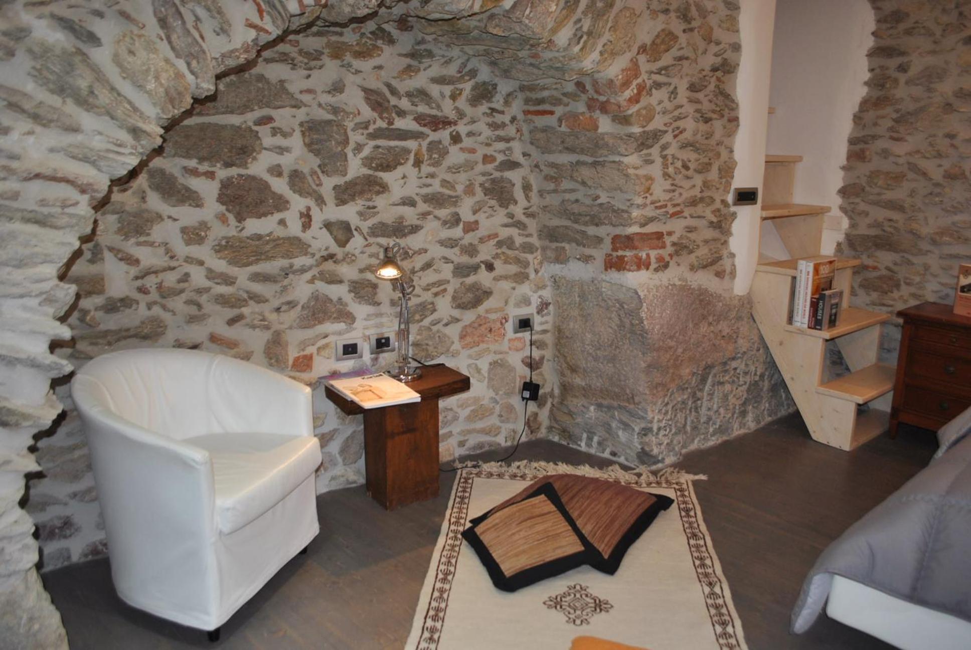 Double Room - Photo 5