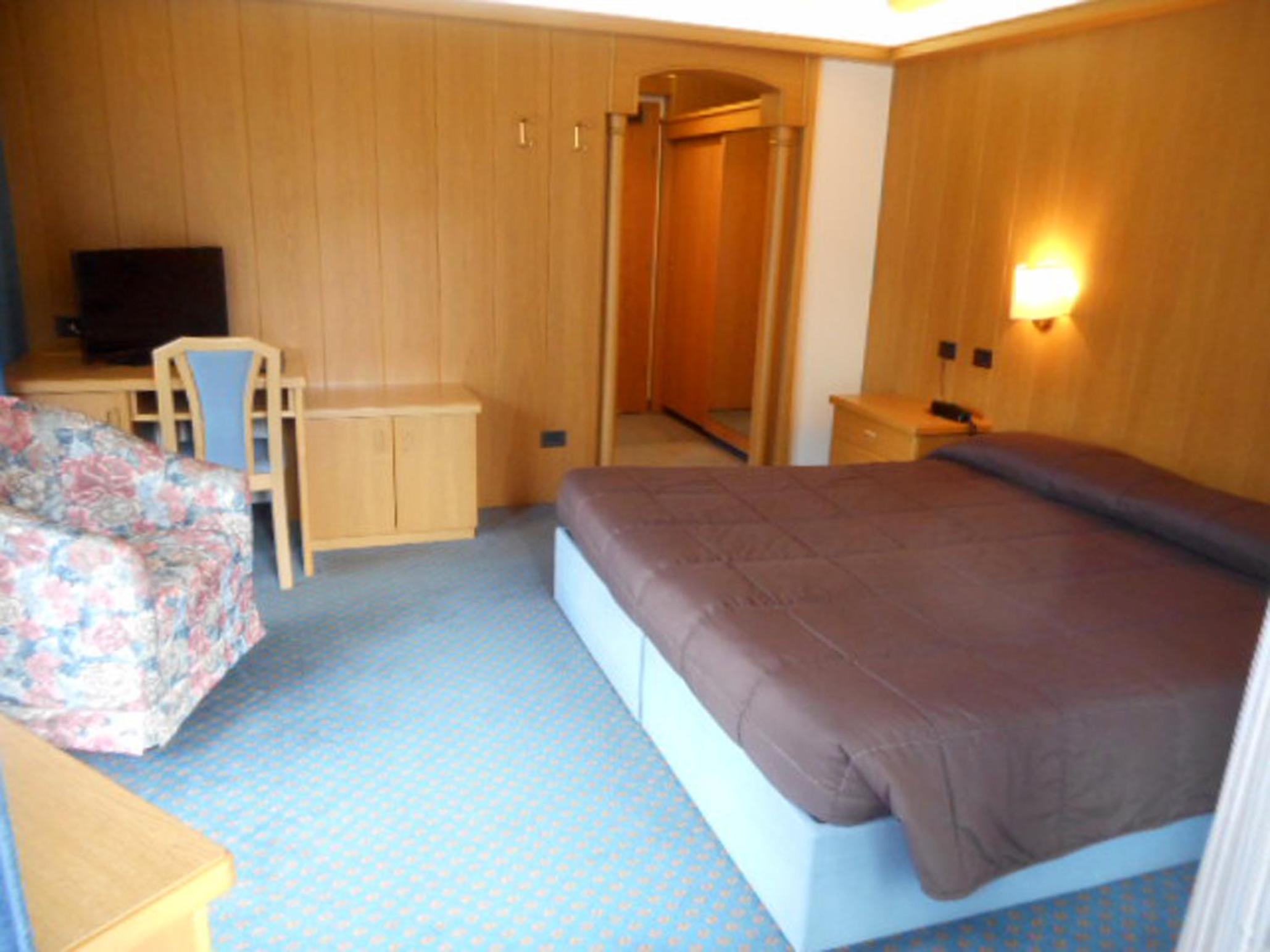 Two-Bedroom Apartment - Annex photo 1